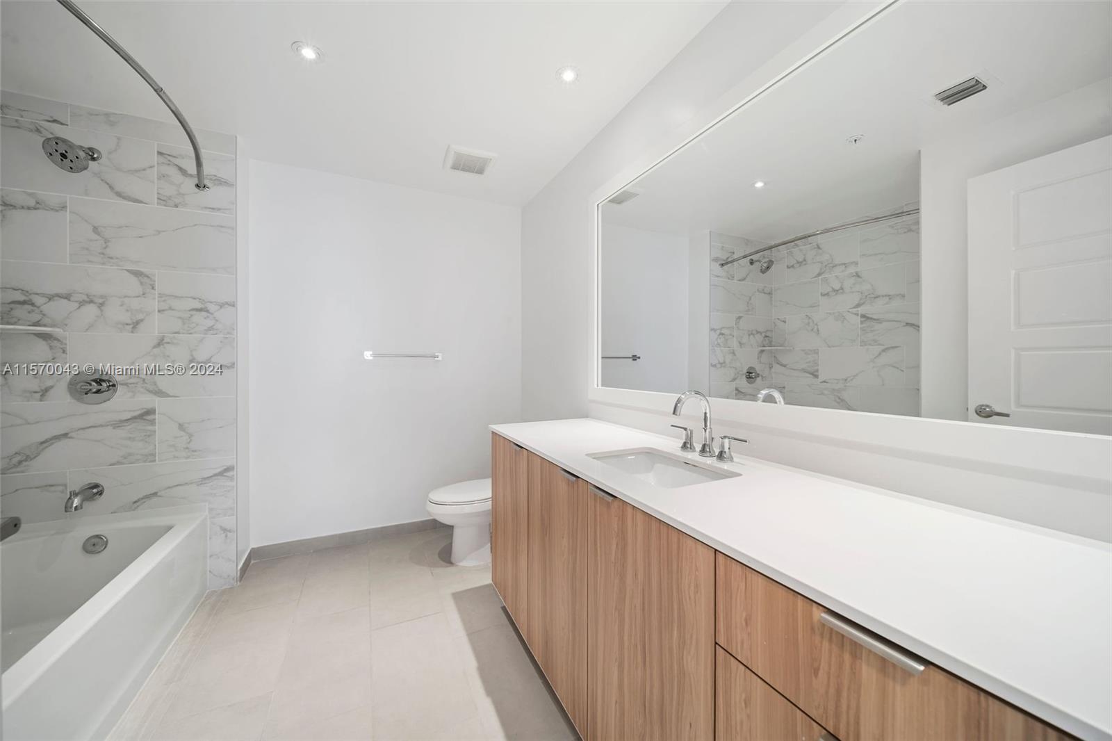 2150 N Bayshore Dr 0609, Miami, Florida 33137, 3 Bedrooms Bedrooms, ,2 BathroomsBathrooms,Residentiallease,For Rent,2150 N Bayshore Dr 0609,A11570043