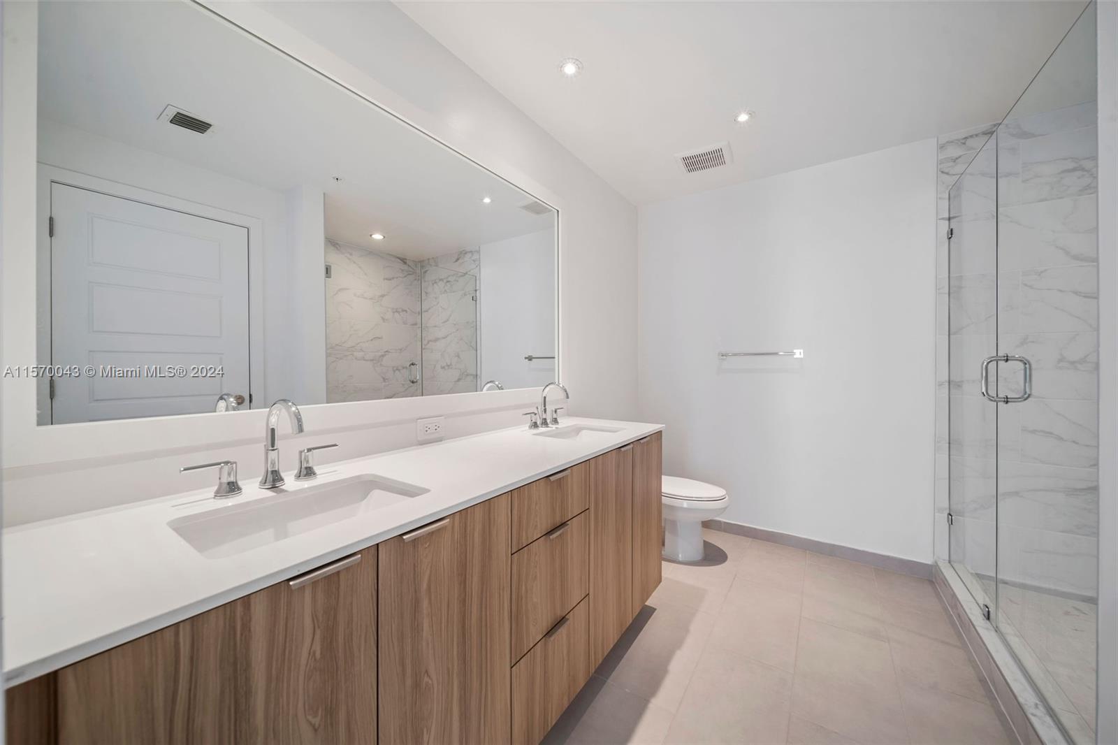 2150 N Bayshore Dr 0609, Miami, Florida 33137, 3 Bedrooms Bedrooms, ,2 BathroomsBathrooms,Residentiallease,For Rent,2150 N Bayshore Dr 0609,A11570043