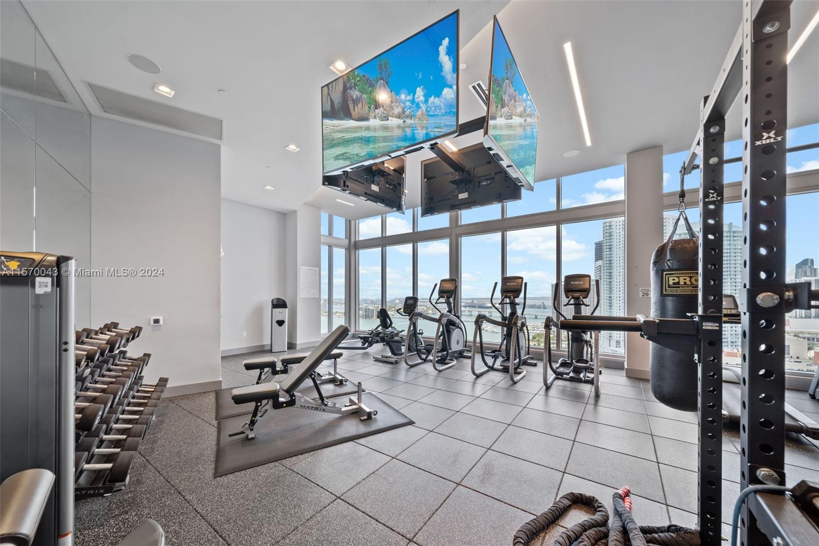 2150 N Bayshore Dr 0609, Miami, Florida 33137, 3 Bedrooms Bedrooms, ,2 BathroomsBathrooms,Residentiallease,For Rent,2150 N Bayshore Dr 0609,A11570043