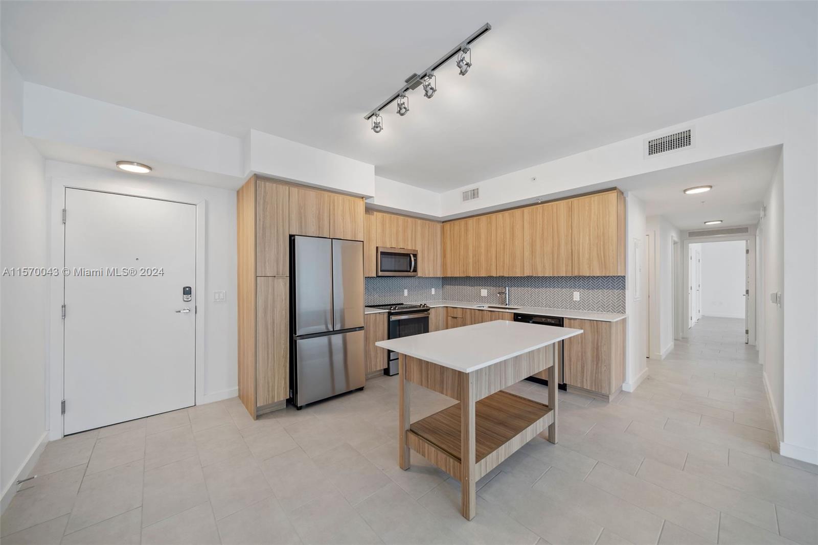 2150 N Bayshore Dr 0609, Miami, Florida 33137, 3 Bedrooms Bedrooms, ,2 BathroomsBathrooms,Residentiallease,For Rent,2150 N Bayshore Dr 0609,A11570043