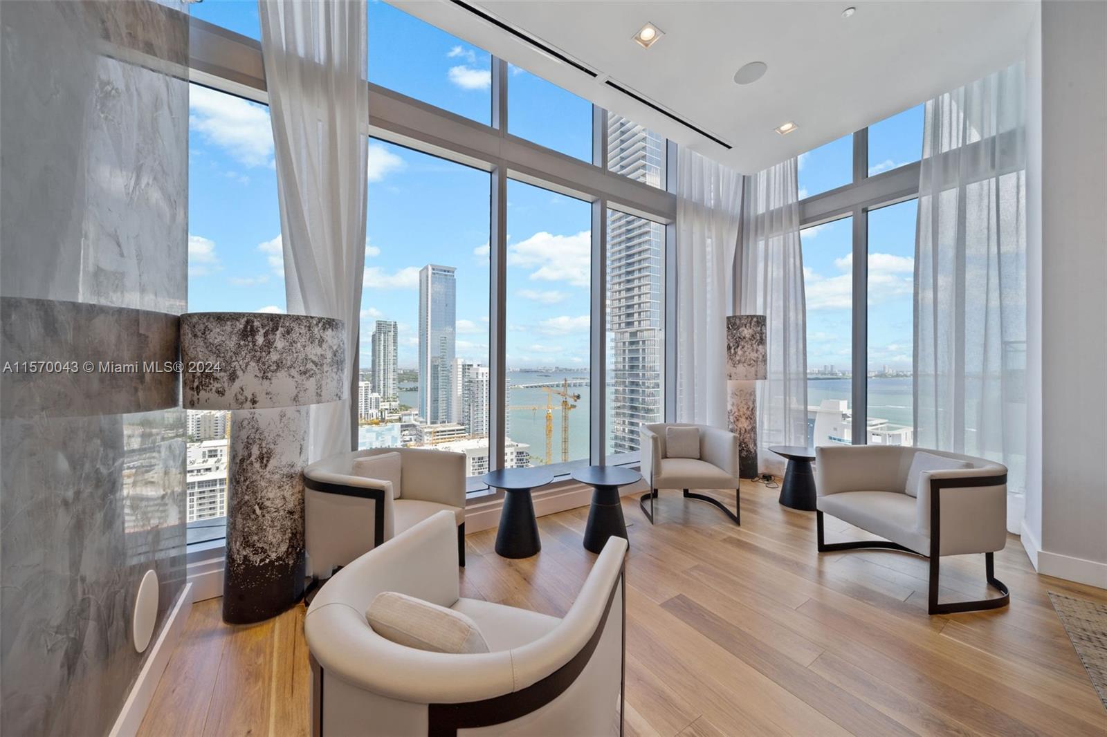 2150 N Bayshore Dr 0609, Miami, Florida 33137, 3 Bedrooms Bedrooms, ,2 BathroomsBathrooms,Residentiallease,For Rent,2150 N Bayshore Dr 0609,A11570043