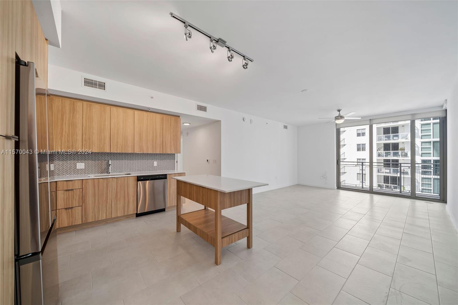 2150 N Bayshore Dr 0609, Miami, Florida 33137, 3 Bedrooms Bedrooms, ,2 BathroomsBathrooms,Residentiallease,For Rent,2150 N Bayshore Dr 0609,A11570043