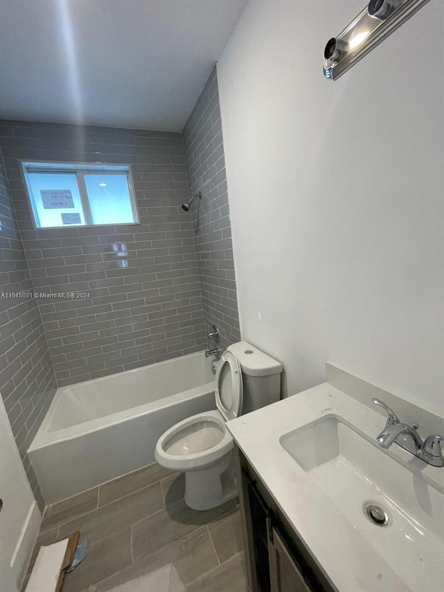 1961 NW 25th Ave 2, Miami, Florida 33125, 5 Bedrooms Bedrooms, ,3 BathroomsBathrooms,Residentiallease,For Rent,1961 NW 25th Ave 2,A11545031