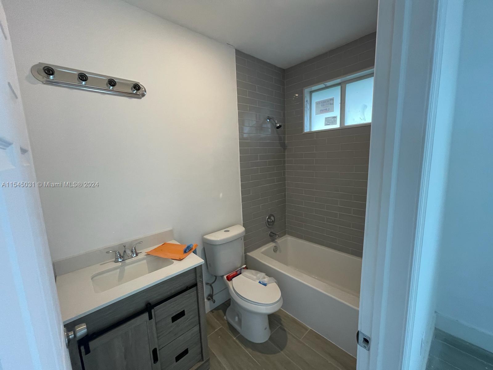 1961 NW 25th Ave 2, Miami, Florida 33125, 5 Bedrooms Bedrooms, ,3 BathroomsBathrooms,Residentiallease,For Rent,1961 NW 25th Ave 2,A11545031