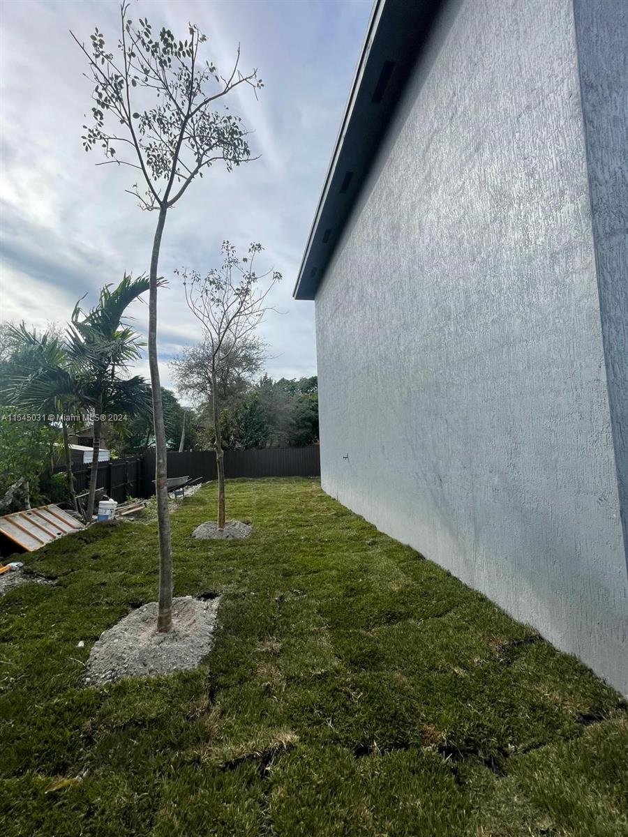 1961 NW 25th Ave 2, Miami, Florida 33125, 5 Bedrooms Bedrooms, ,3 BathroomsBathrooms,Residentiallease,For Rent,1961 NW 25th Ave 2,A11545031