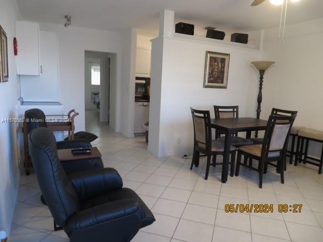 815 SW 10th Ter 10V, Hallandale Beach, Florida 33009, 1 Bedroom Bedrooms, ,1 BathroomBathrooms,Residential,For Sale,815 SW 10th Ter 10V,A11570068