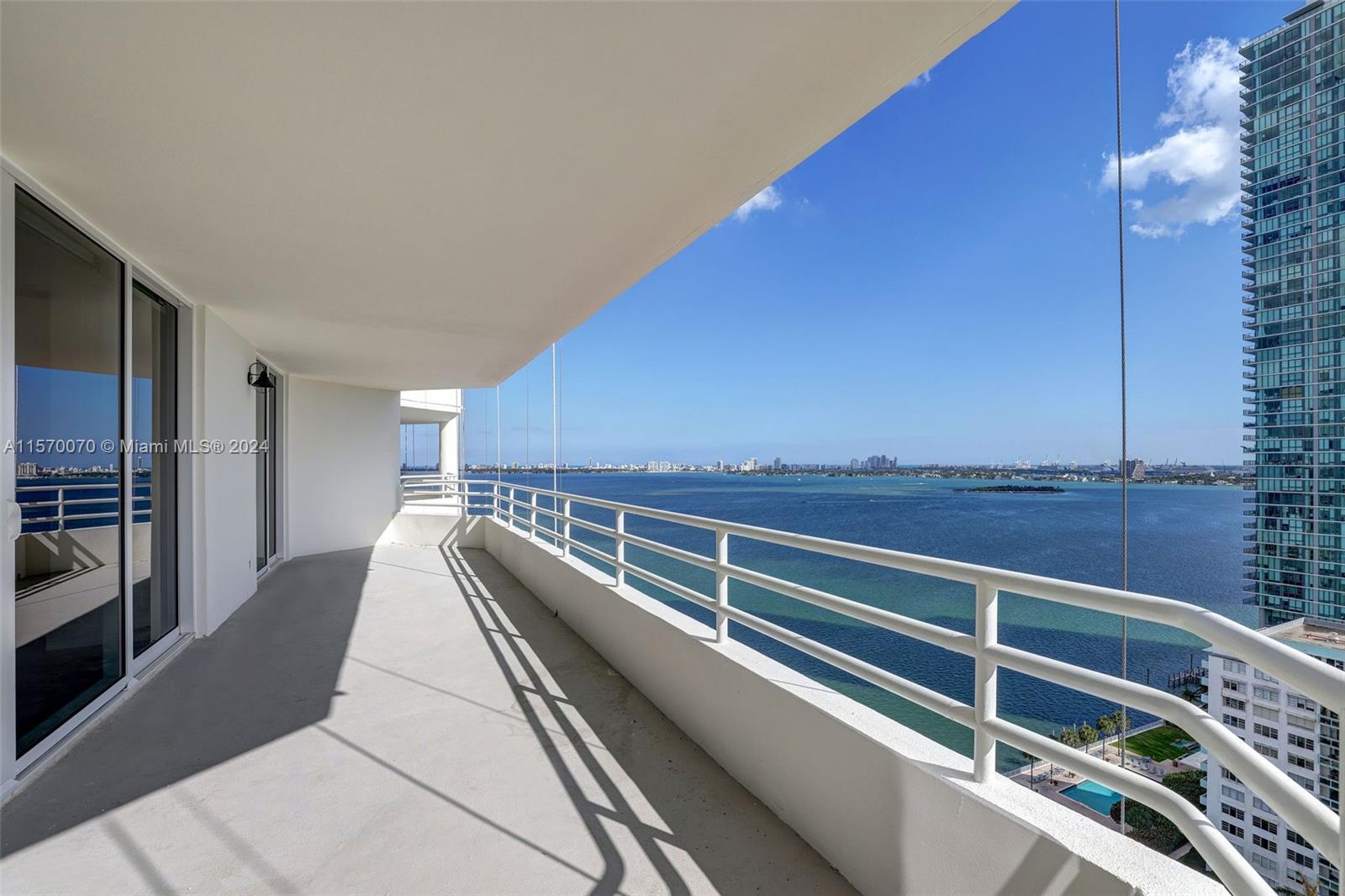555 NE 34th St 0705, Miami, Florida 33137, 2 Bedrooms Bedrooms, ,2 BathroomsBathrooms,Residentiallease,For Rent,555 NE 34th St 0705,A11570070
