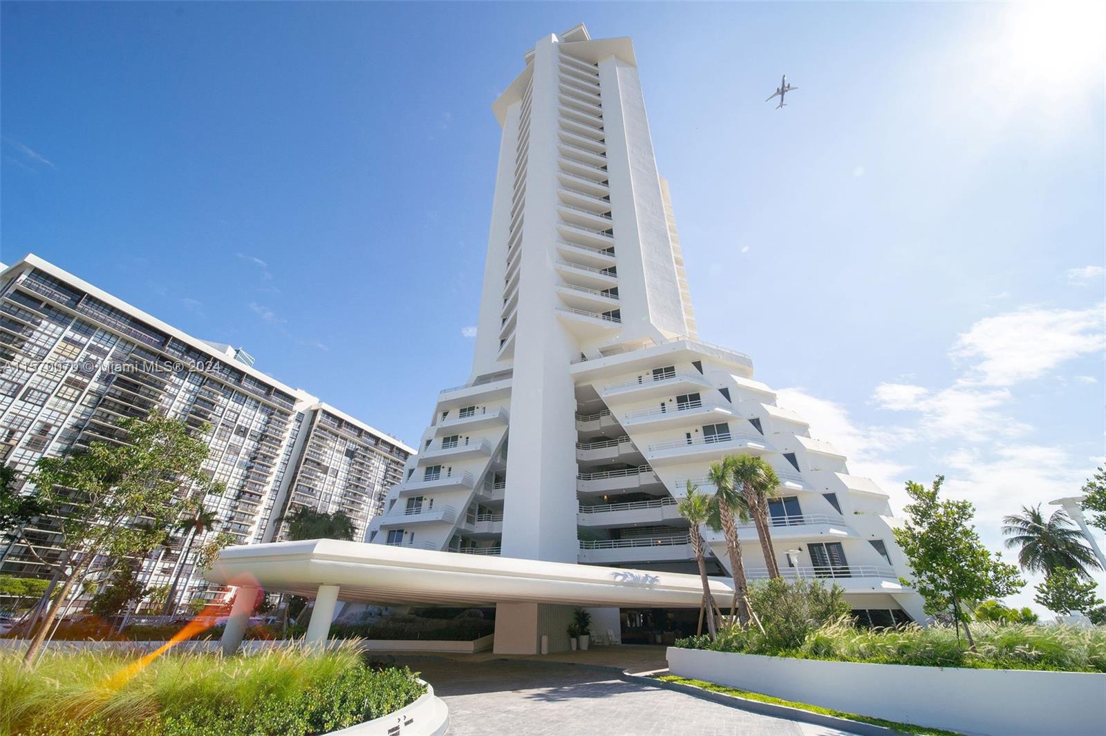 555 NE 34th St 0705, Miami, Florida 33137, 2 Bedrooms Bedrooms, ,2 BathroomsBathrooms,Residentiallease,For Rent,555 NE 34th St 0705,A11570070
