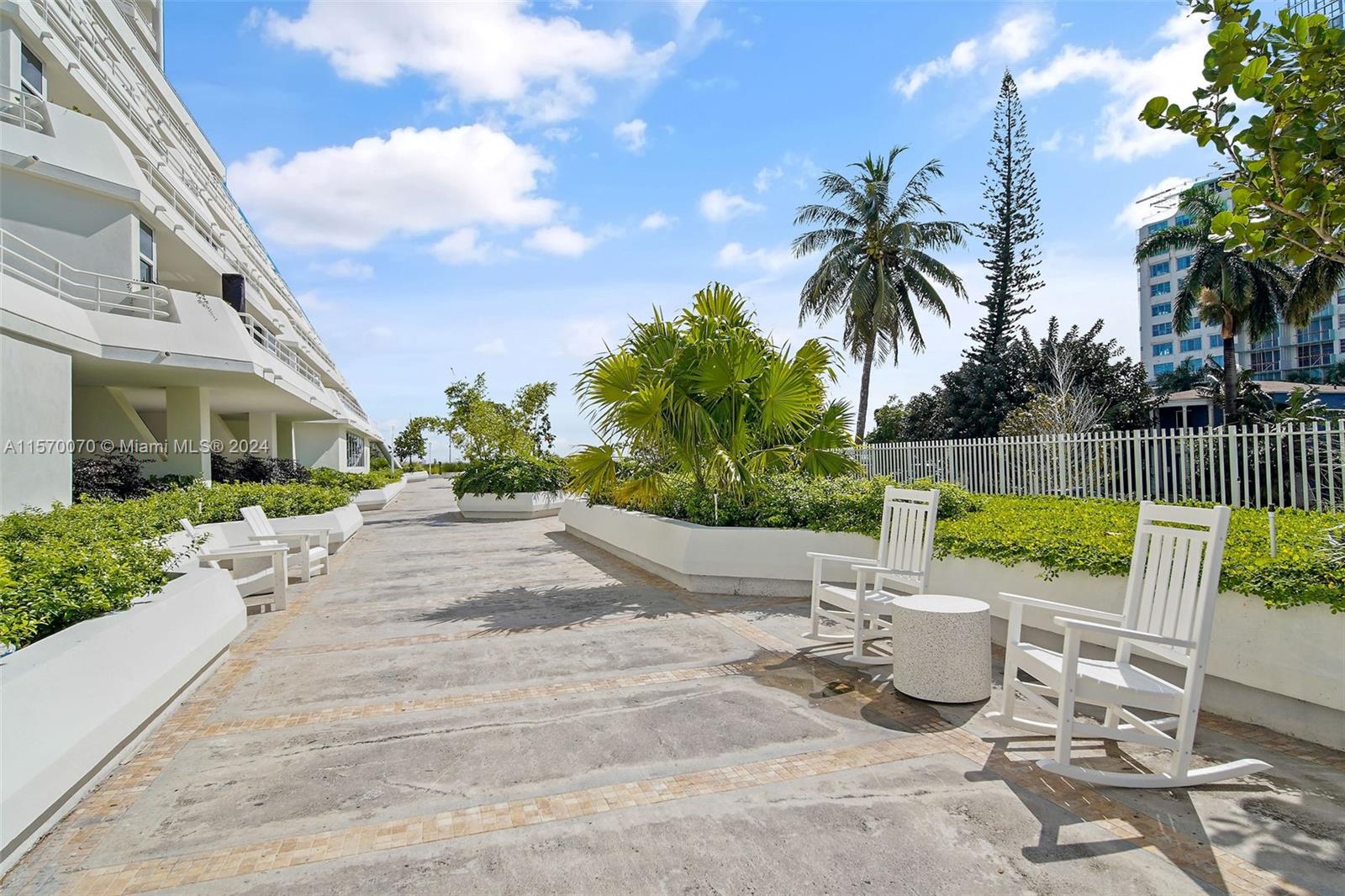 555 NE 34th St 0705, Miami, Florida 33137, 2 Bedrooms Bedrooms, ,2 BathroomsBathrooms,Residentiallease,For Rent,555 NE 34th St 0705,A11570070