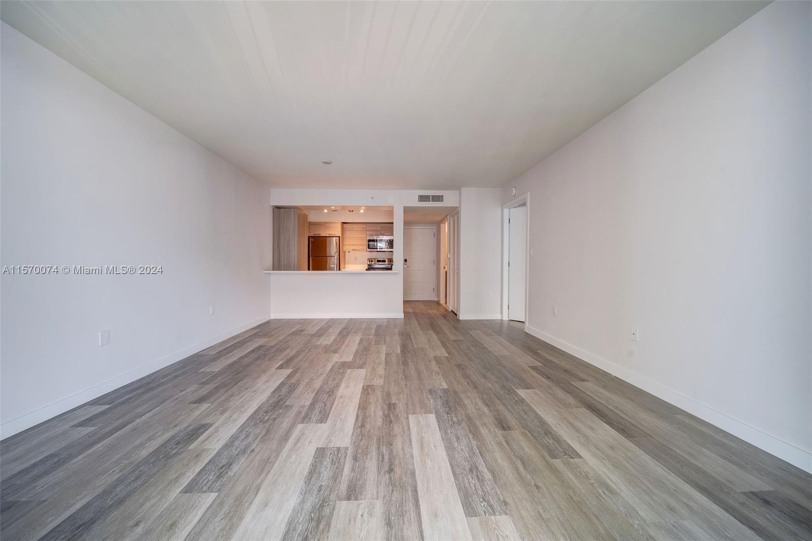 1756 N Bayshore Dr 17C, Miami, Florida 33132, 1 Bedroom Bedrooms, ,1 BathroomBathrooms,Residentiallease,For Rent,1756 N Bayshore Dr 17C,A11570074