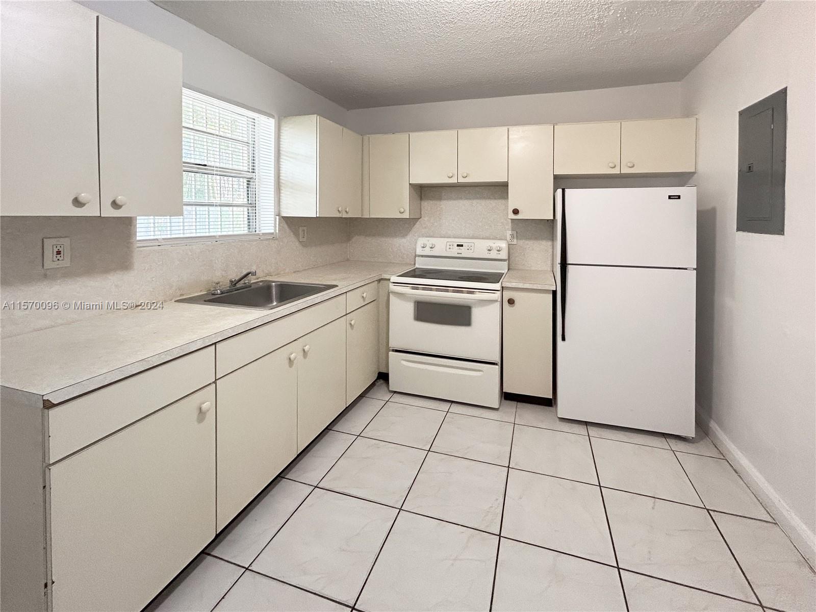 220 NW 59th St 222, Miami, Florida 33127, 3 Bedrooms Bedrooms, ,1 BathroomBathrooms,Residentiallease,For Rent,220 NW 59th St 222,A11570096