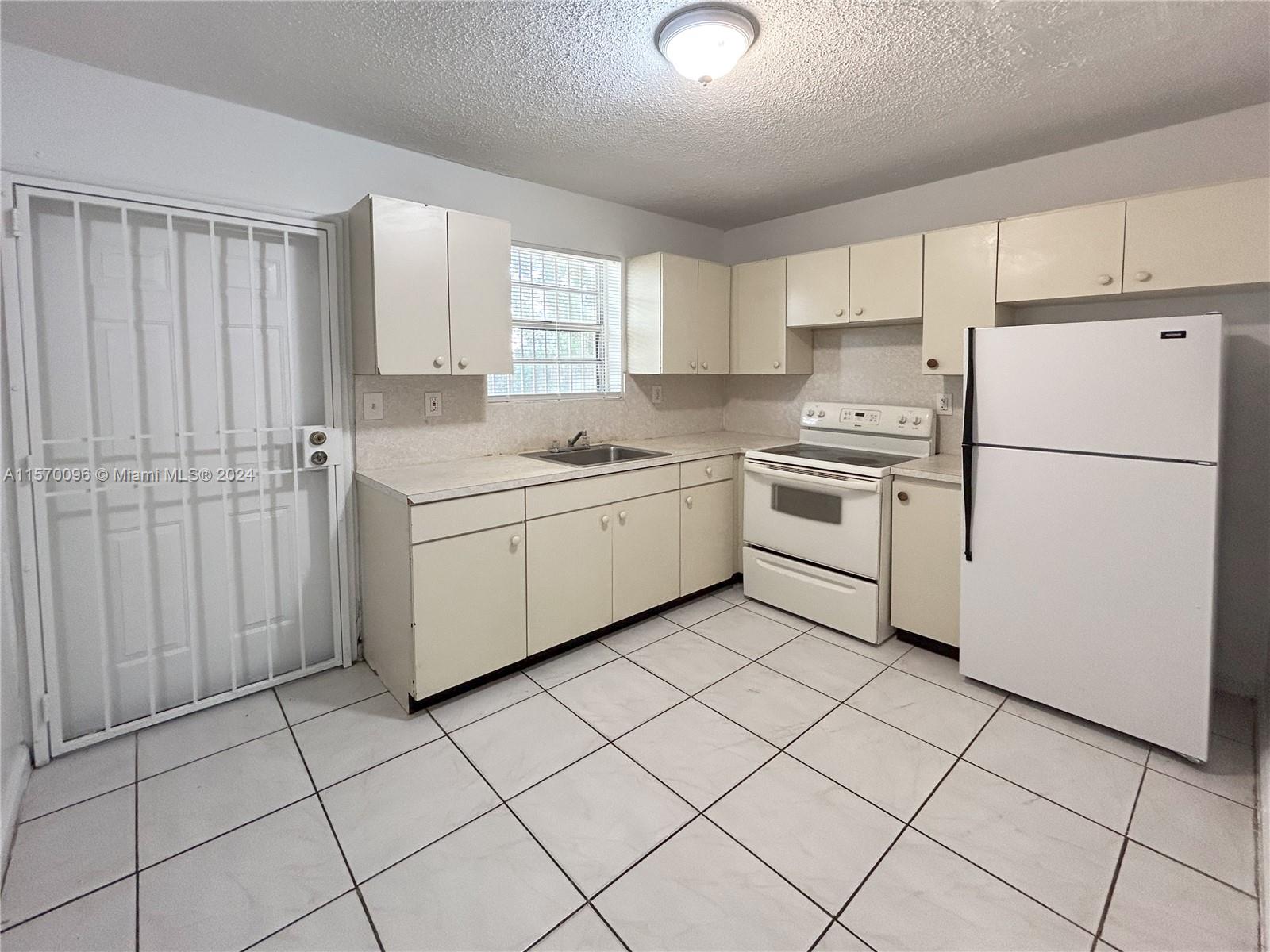 220 NW 59th St 222, Miami, Florida 33127, 3 Bedrooms Bedrooms, ,1 BathroomBathrooms,Residentiallease,For Rent,220 NW 59th St 222,A11570096