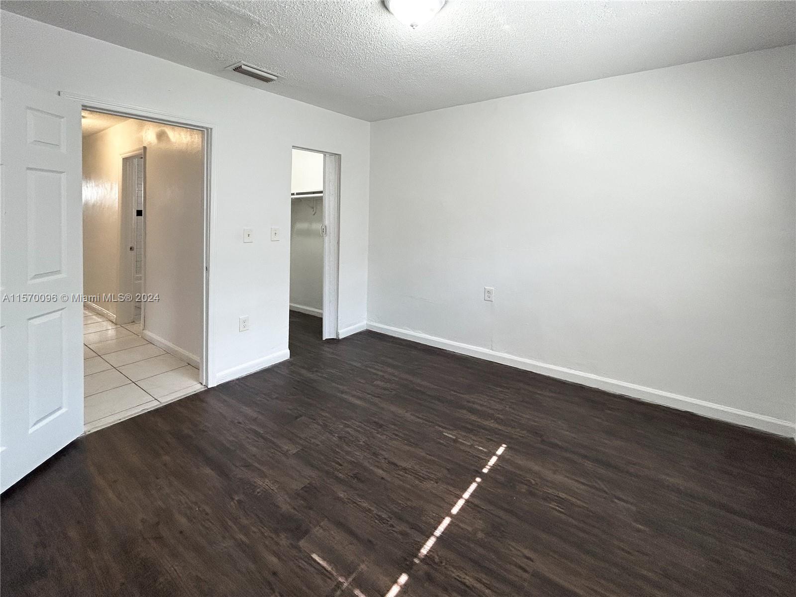 220 NW 59th St 222, Miami, Florida 33127, 3 Bedrooms Bedrooms, ,1 BathroomBathrooms,Residentiallease,For Rent,220 NW 59th St 222,A11570096