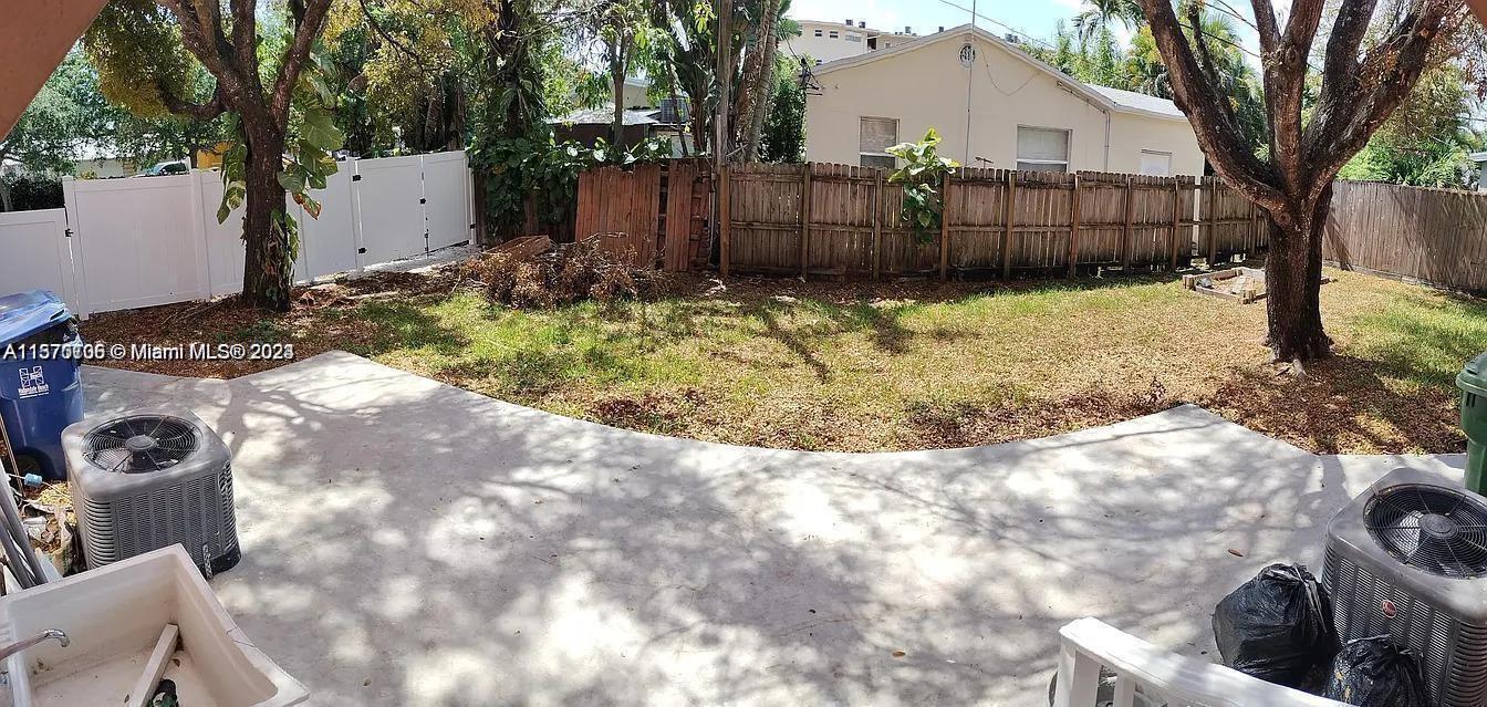 724 NE 3rd St 2, Hallandale Beach, Florida 33009, 2 Bedrooms Bedrooms, ,1 BathroomBathrooms,Residentiallease,For Rent,724 NE 3rd St 2,A11570106