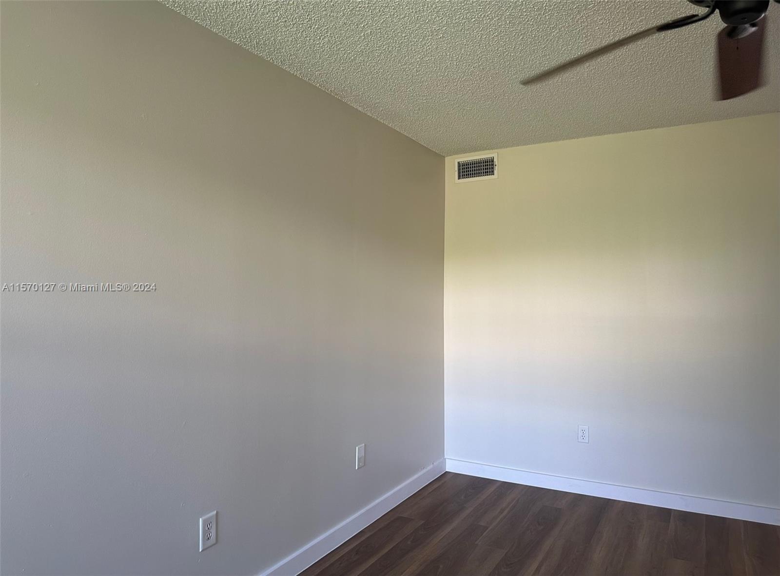 2637 SE 19th Ct 107-C, Homestead, Florida 33035, 3 Bedrooms Bedrooms, ,2 BathroomsBathrooms,Residentiallease,For Rent,2637 SE 19th Ct 107-C,A11570127