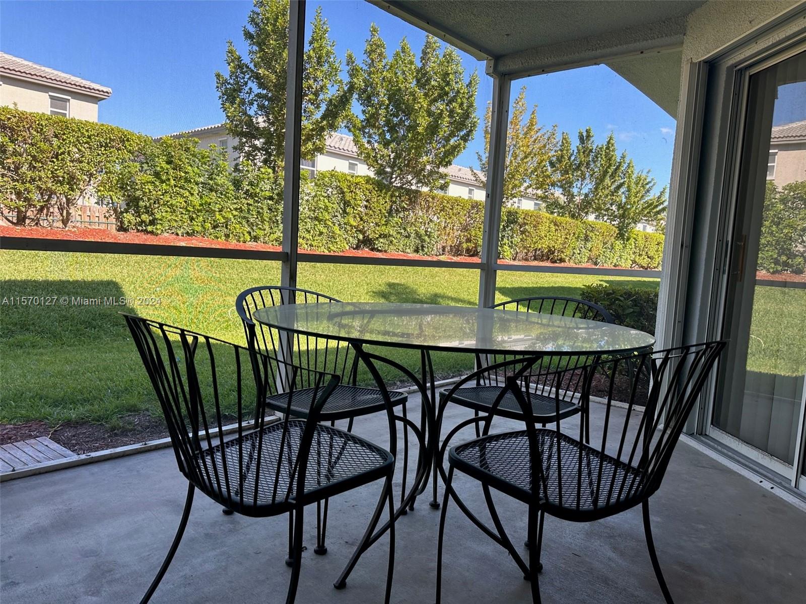 2637 SE 19th Ct 107-C, Homestead, Florida 33035, 3 Bedrooms Bedrooms, ,2 BathroomsBathrooms,Residentiallease,For Rent,2637 SE 19th Ct 107-C,A11570127