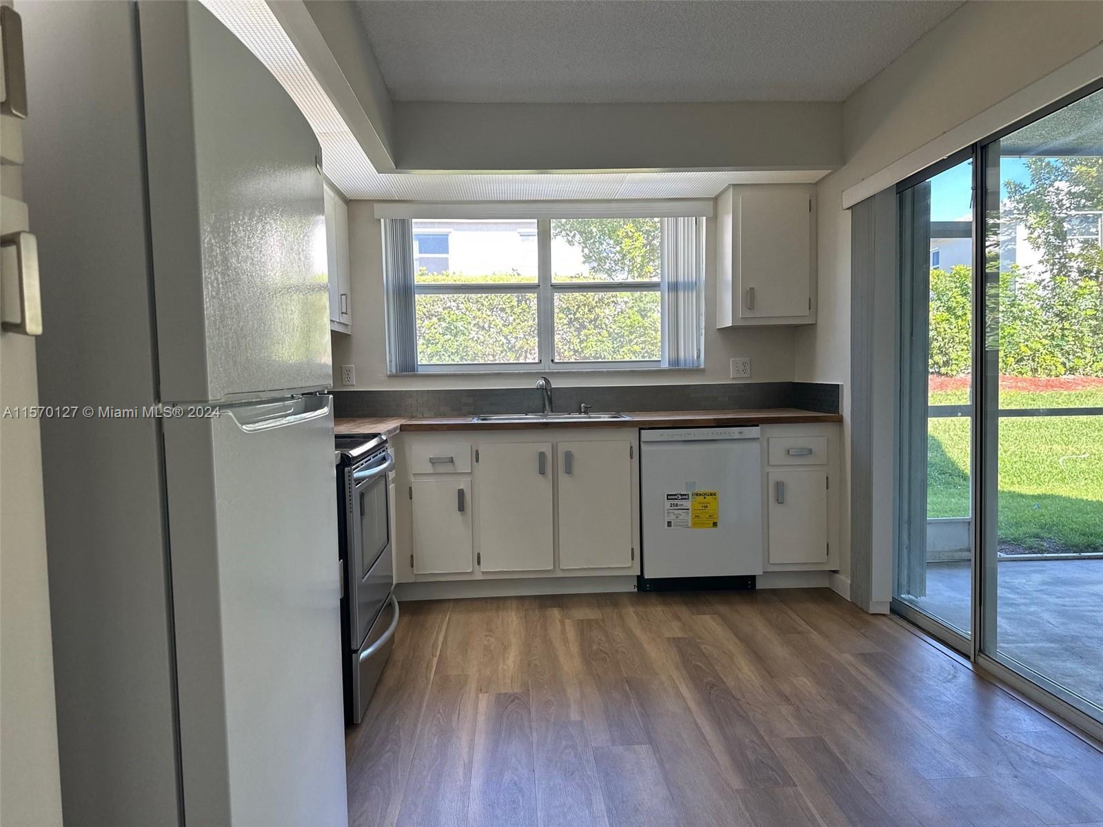 2637 SE 19th Ct 107-C, Homestead, Florida 33035, 3 Bedrooms Bedrooms, ,2 BathroomsBathrooms,Residentiallease,For Rent,2637 SE 19th Ct 107-C,A11570127