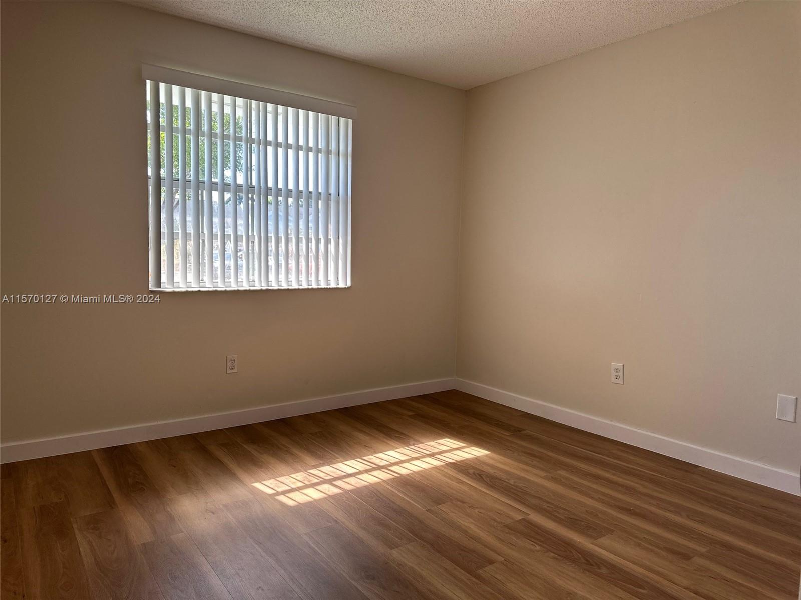 2637 SE 19th Ct 107-C, Homestead, Florida 33035, 3 Bedrooms Bedrooms, ,2 BathroomsBathrooms,Residentiallease,For Rent,2637 SE 19th Ct 107-C,A11570127