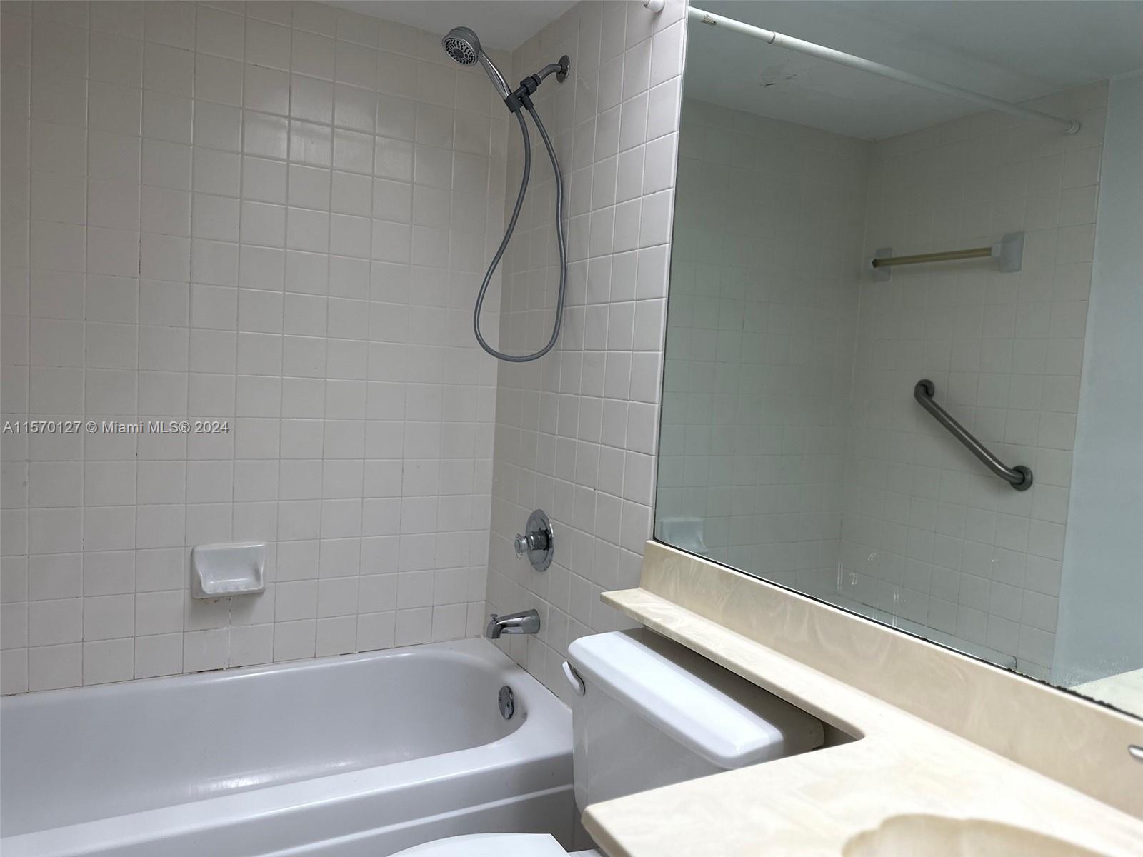 2637 SE 19th Ct 107-C, Homestead, Florida 33035, 3 Bedrooms Bedrooms, ,2 BathroomsBathrooms,Residentiallease,For Rent,2637 SE 19th Ct 107-C,A11570127
