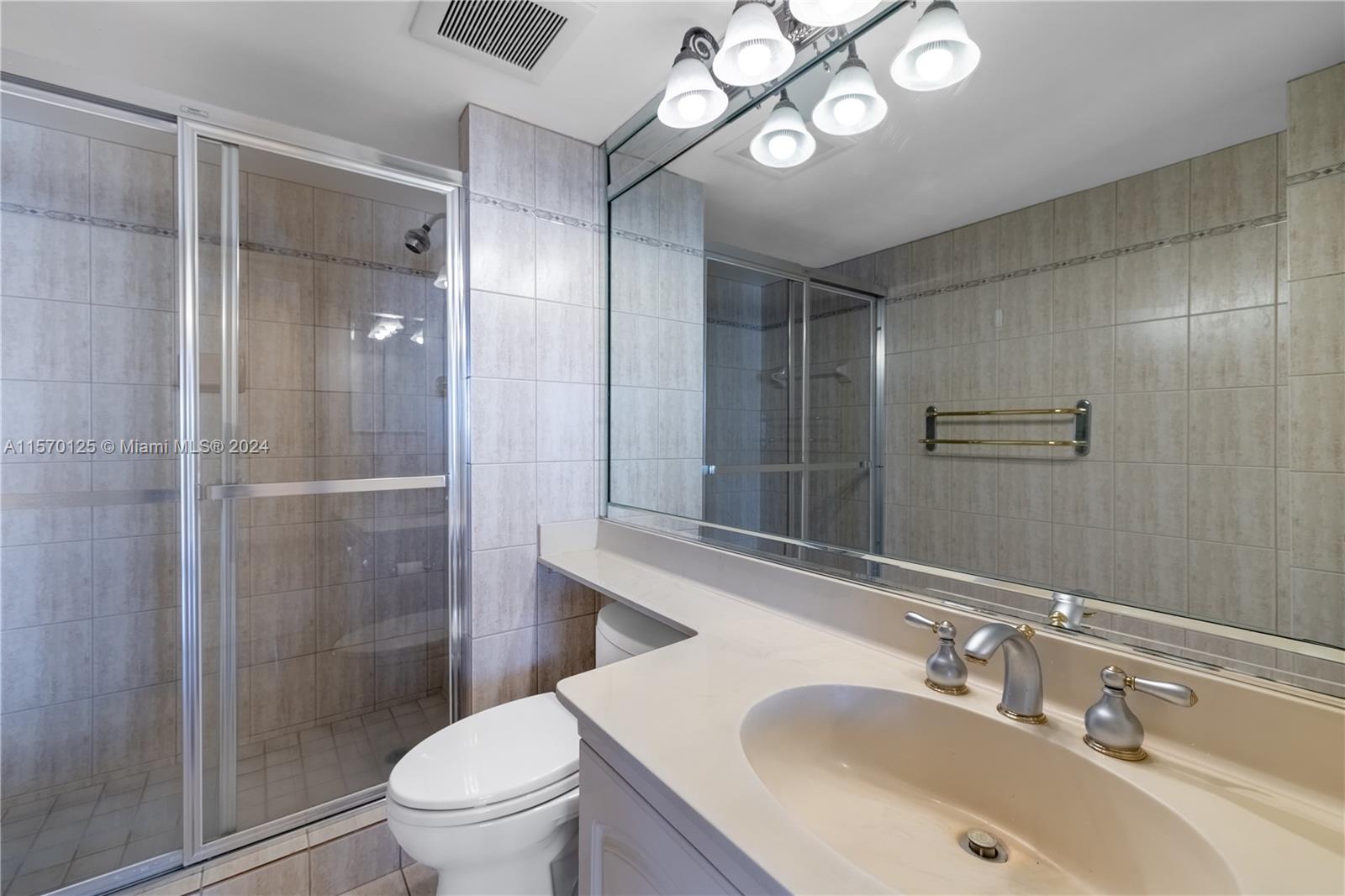 2000 Towerside Ter 1807, Miami, Florida 33138, 2 Bedrooms Bedrooms, ,2 BathroomsBathrooms,Residentiallease,For Rent,2000 Towerside Ter 1807,A11570125