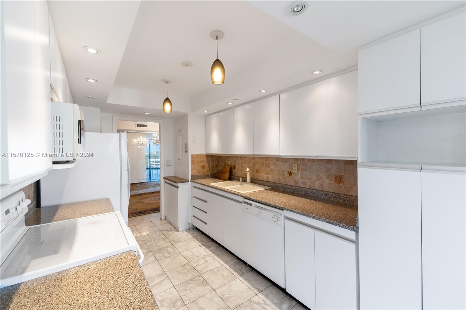 2000 Towerside Ter 1807, Miami, Florida 33138, 2 Bedrooms Bedrooms, ,2 BathroomsBathrooms,Residentiallease,For Rent,2000 Towerside Ter 1807,A11570125
