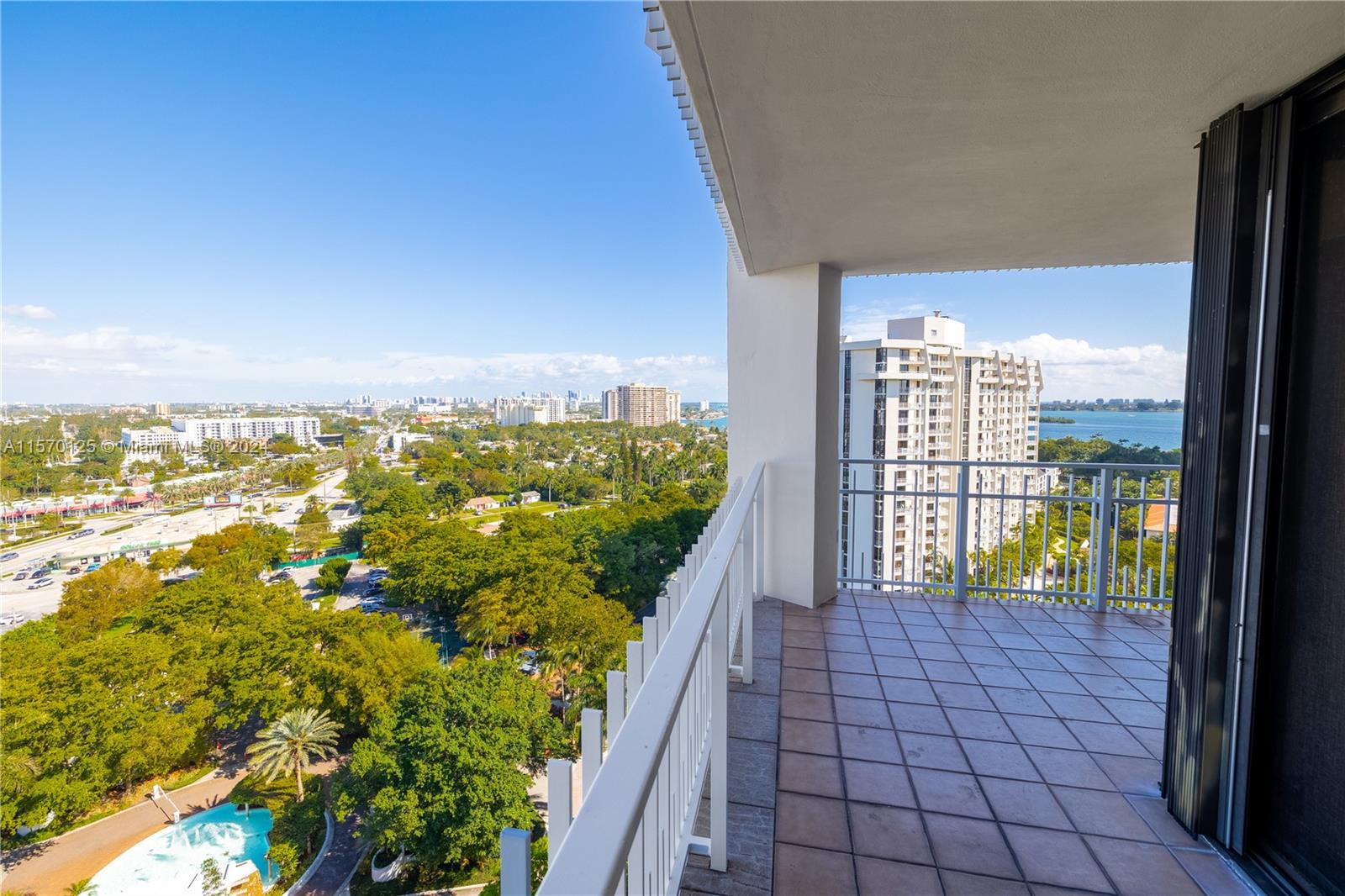 2000 Towerside Ter 1807, Miami, Florida 33138, 2 Bedrooms Bedrooms, ,2 BathroomsBathrooms,Residentiallease,For Rent,2000 Towerside Ter 1807,A11570125