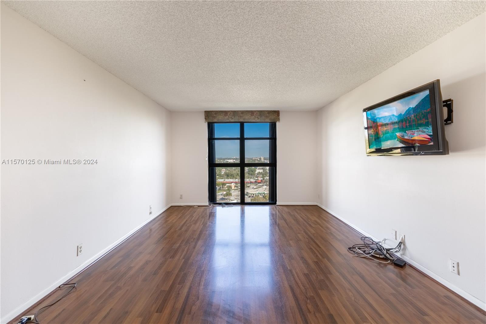 2000 Towerside Ter 1807, Miami, Florida 33138, 2 Bedrooms Bedrooms, ,2 BathroomsBathrooms,Residentiallease,For Rent,2000 Towerside Ter 1807,A11570125