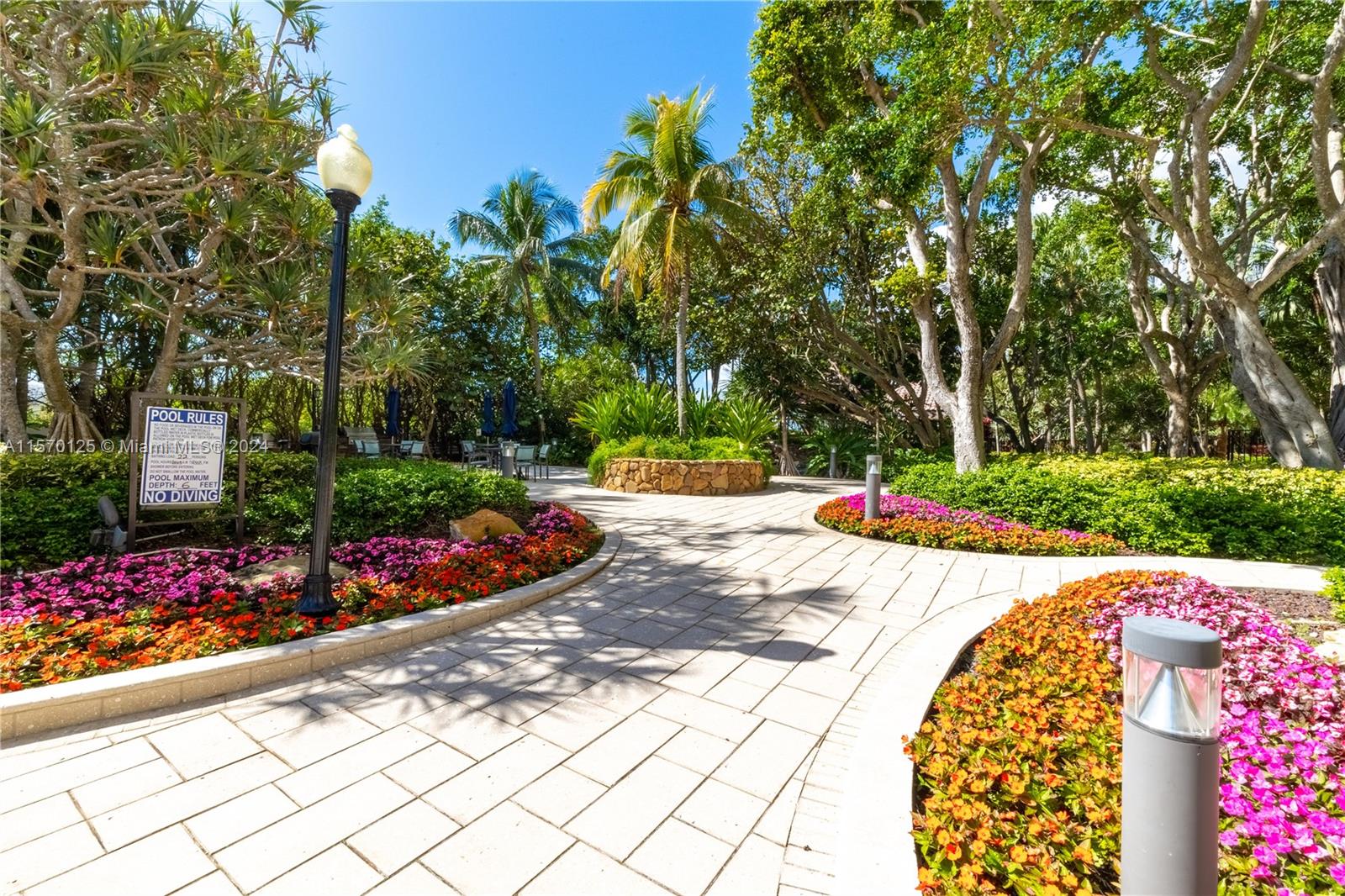 2000 Towerside Ter 1807, Miami, Florida 33138, 2 Bedrooms Bedrooms, ,2 BathroomsBathrooms,Residentiallease,For Rent,2000 Towerside Ter 1807,A11570125