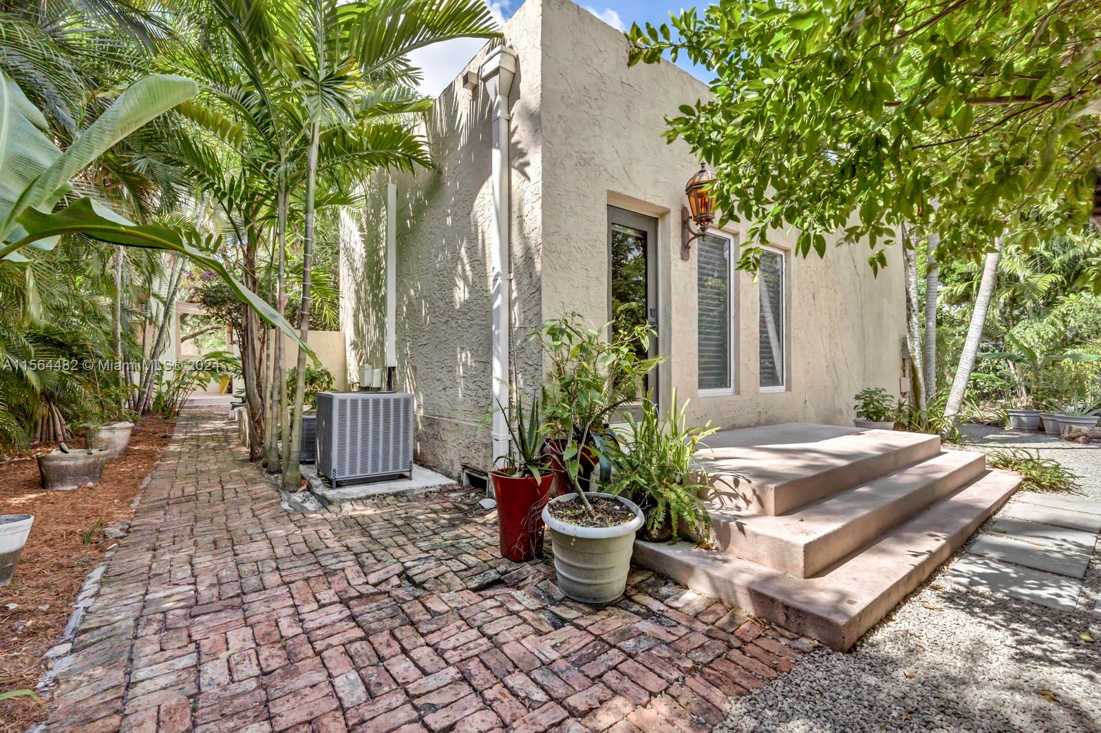 439 Majorca Ave, Coral Gables, Florida 33134, 3 Bedrooms Bedrooms, ,2 BathroomsBathrooms,Residential,For Sale,439 Majorca Ave,A11564482