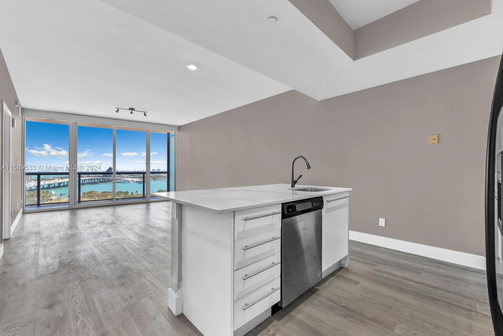 Miami, Florida 33132, 1 Bedroom Bedrooms, ,1 BathroomBathrooms,Residentiallease,For Rent,A11569533