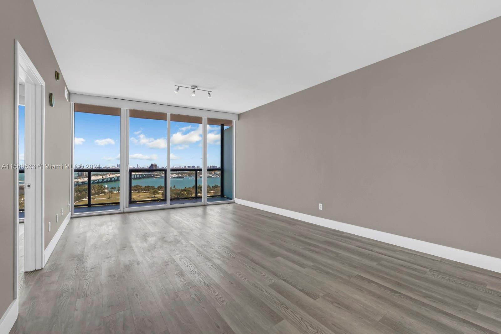 Miami, Florida 33132, 1 Bedroom Bedrooms, ,1 BathroomBathrooms,Residentiallease,For Rent,A11569533
