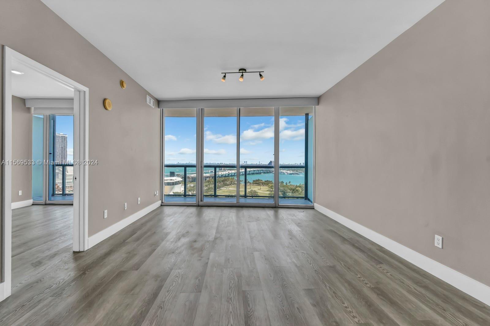 Miami, Florida 33132, 1 Bedroom Bedrooms, ,1 BathroomBathrooms,Residentiallease,For Rent,A11569533