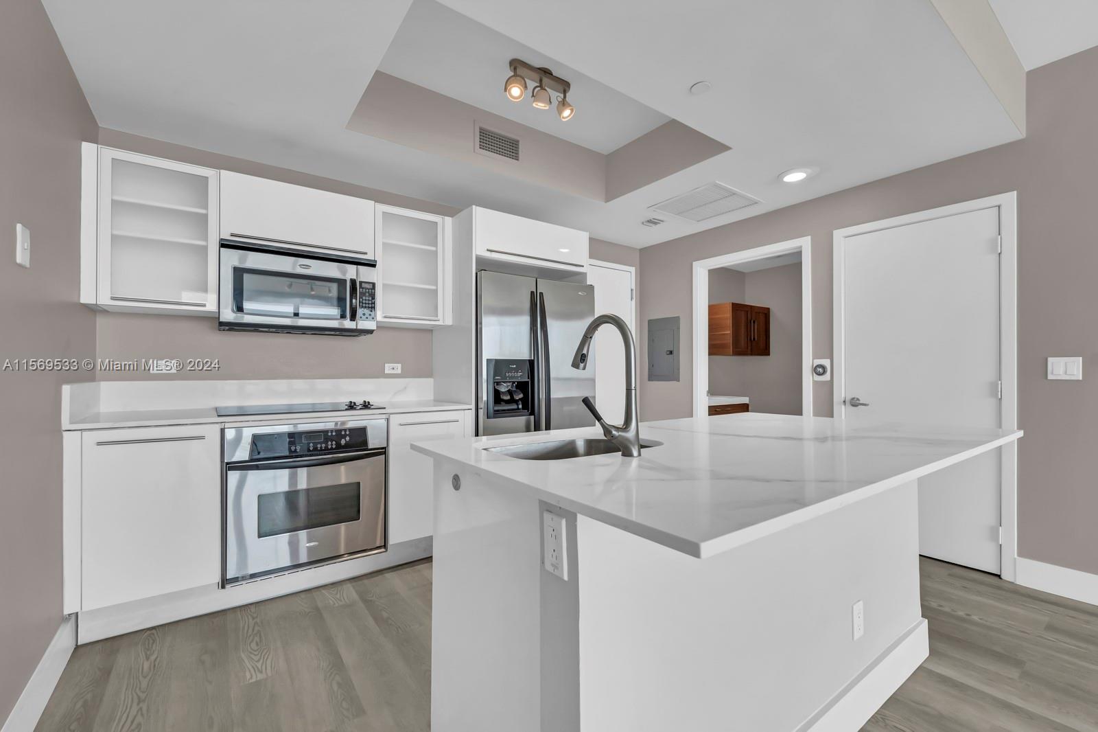 Miami, Florida 33132, 1 Bedroom Bedrooms, ,1 BathroomBathrooms,Residentiallease,For Rent,A11569533