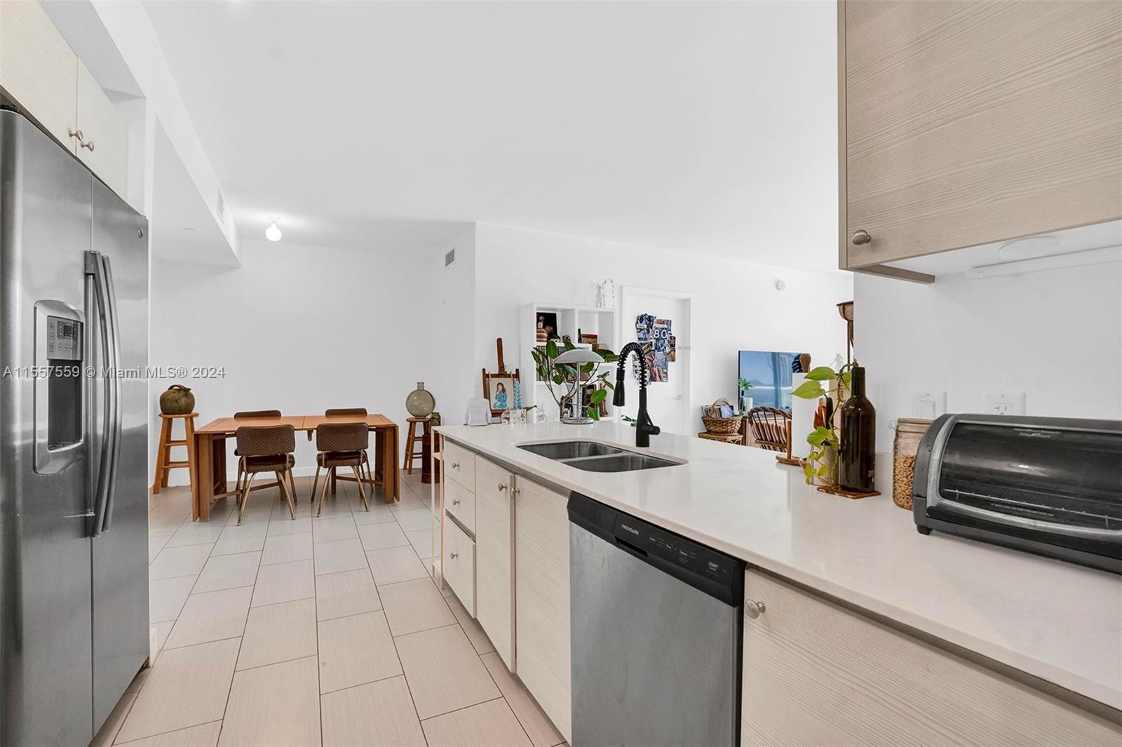 4250 Biscayne Blvd 819, Miami, Florida 33137, 2 Bedrooms Bedrooms, ,2 BathroomsBathrooms,Residentiallease,For Rent,4250 Biscayne Blvd 819,A11557559