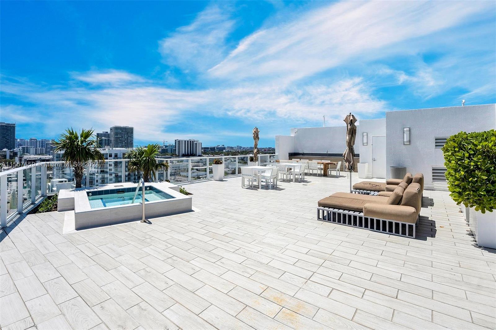 4250 Biscayne Blvd 819, Miami, Florida 33137, 2 Bedrooms Bedrooms, ,2 BathroomsBathrooms,Residentiallease,For Rent,4250 Biscayne Blvd 819,A11557559