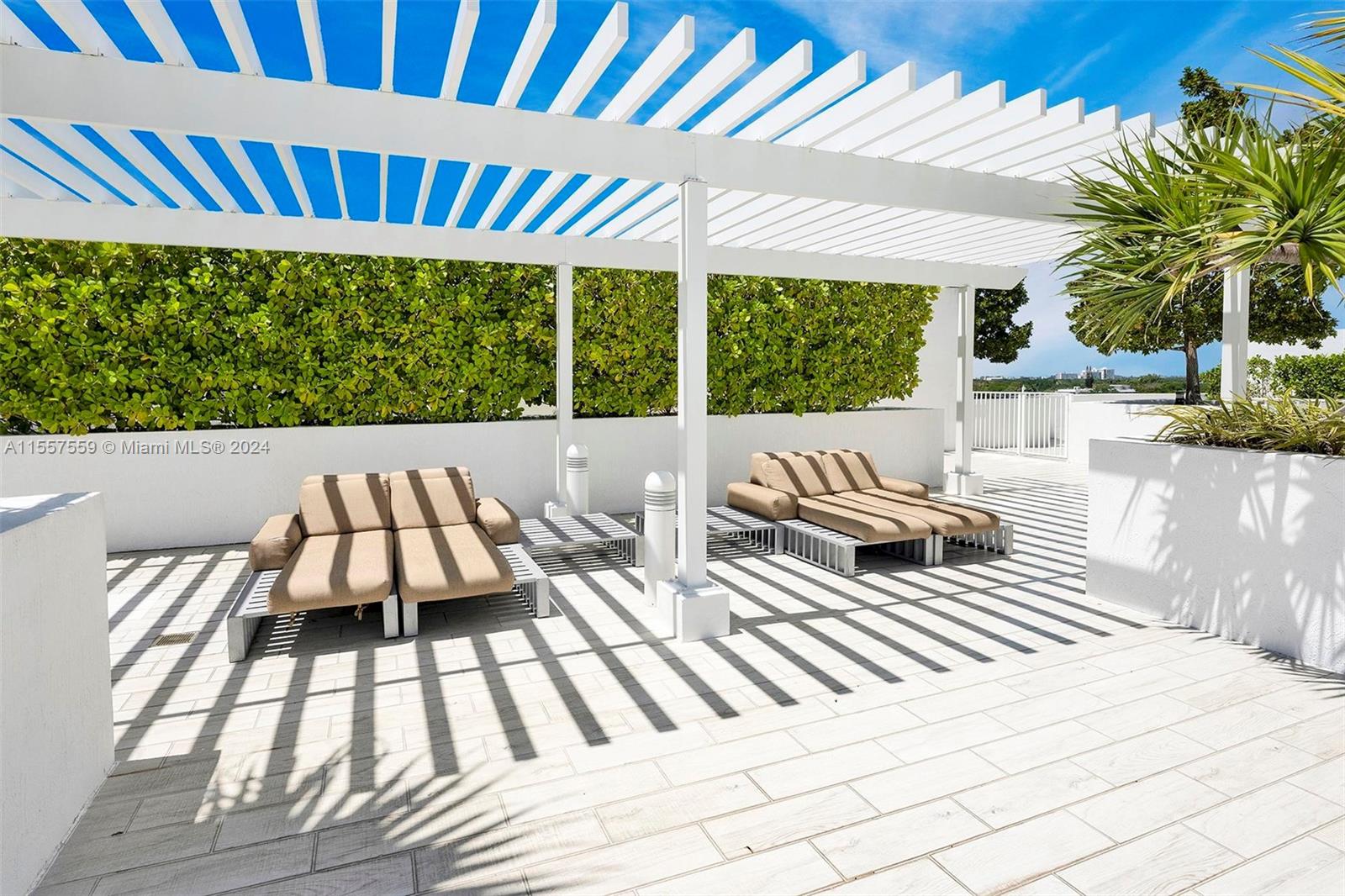 4250 Biscayne Blvd 819, Miami, Florida 33137, 2 Bedrooms Bedrooms, ,2 BathroomsBathrooms,Residentiallease,For Rent,4250 Biscayne Blvd 819,A11557559
