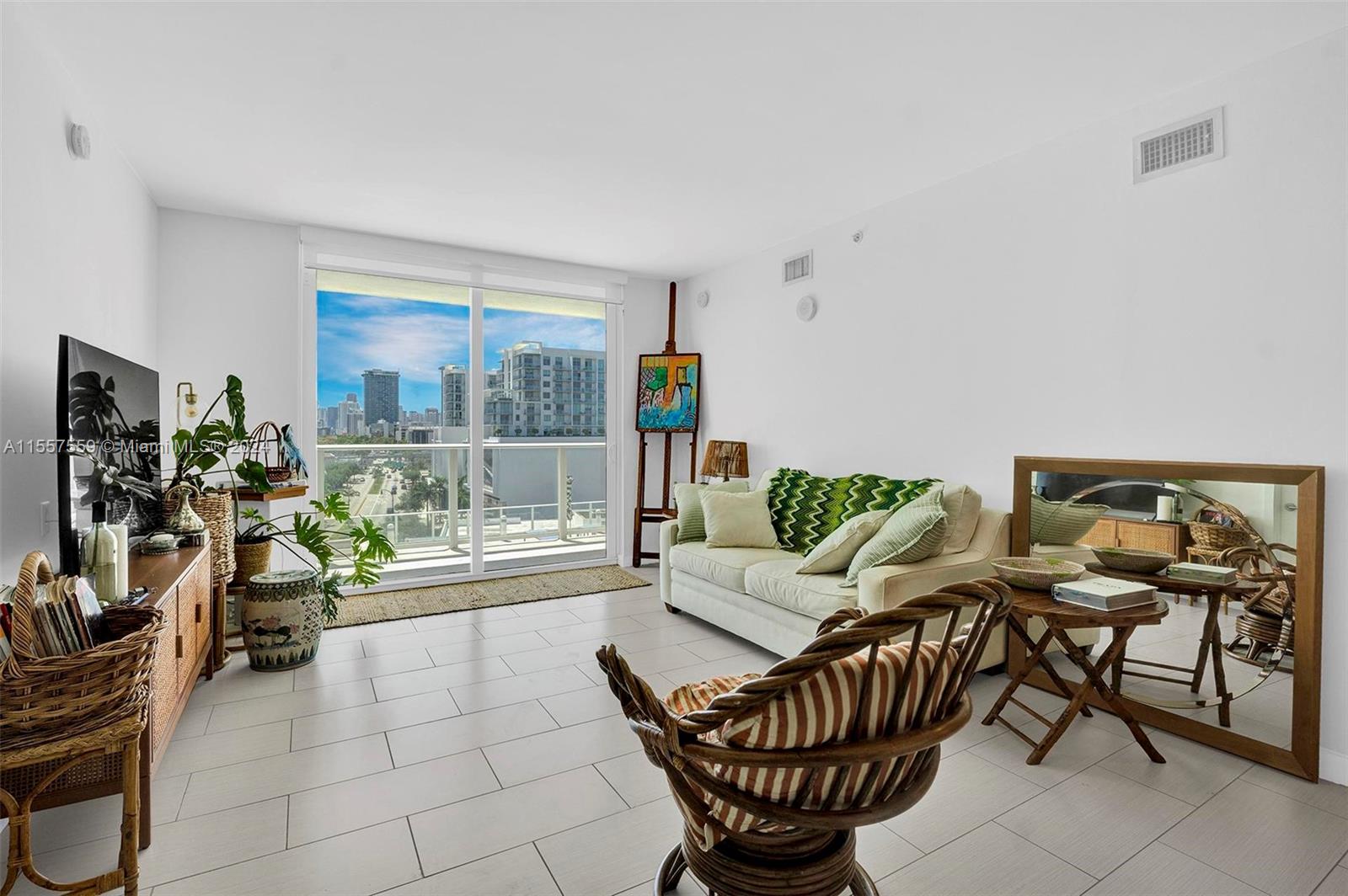 4250 Biscayne Blvd 819, Miami, Florida 33137, 2 Bedrooms Bedrooms, ,2 BathroomsBathrooms,Residentiallease,For Rent,4250 Biscayne Blvd 819,A11557559