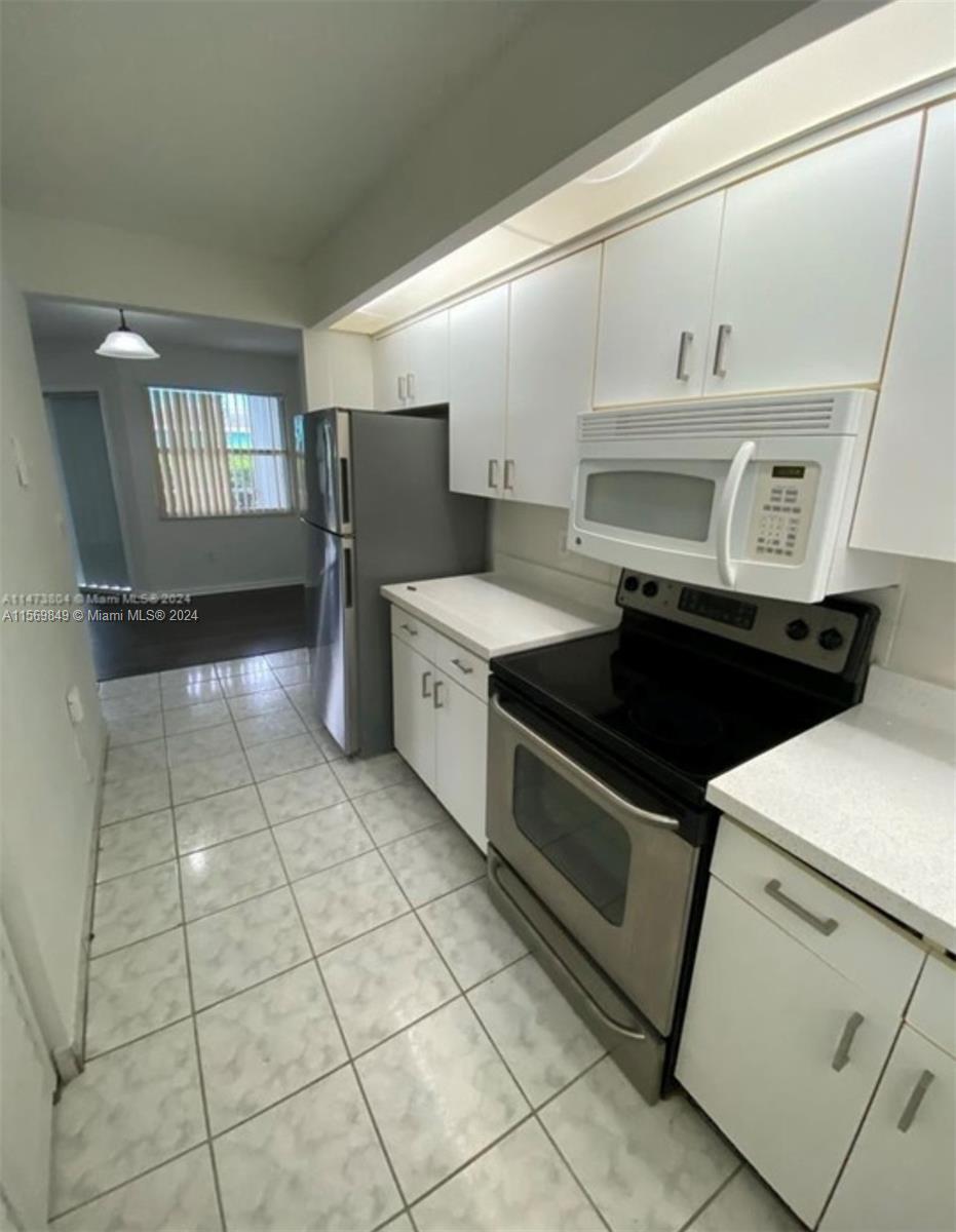 2019 SE 27th Dr 102- 5C, Homestead, Florida 33035, 2 Bedrooms Bedrooms, ,2 BathroomsBathrooms,Residentiallease,For Rent,2019 SE 27th Dr 102- 5C,A11569849