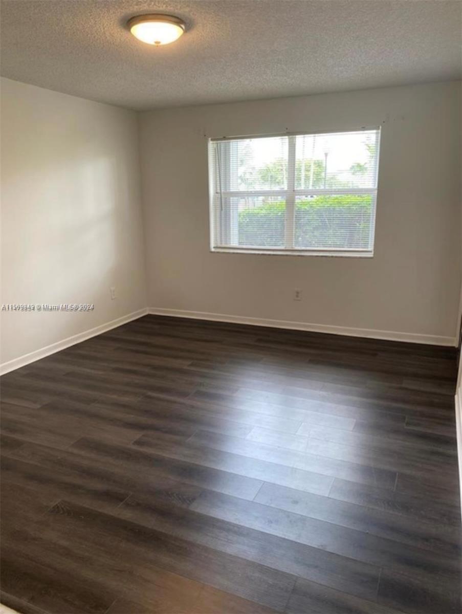 2019 SE 27th Dr 102- 5C, Homestead, Florida 33035, 2 Bedrooms Bedrooms, ,2 BathroomsBathrooms,Residentiallease,For Rent,2019 SE 27th Dr 102- 5C,A11569849
