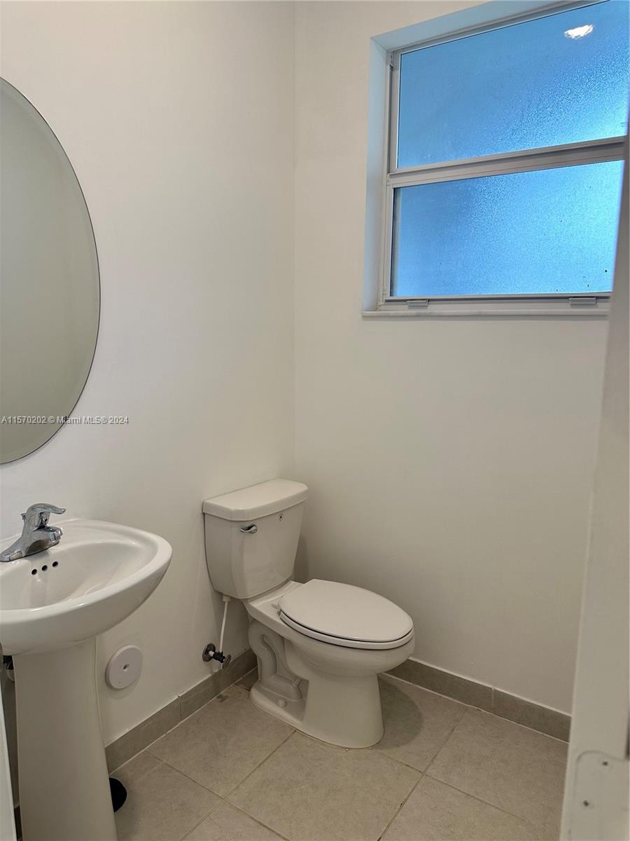 2664 SE 19th St 9, Homestead, Florida 33035, 3 Bedrooms Bedrooms, ,2 BathroomsBathrooms,Residentiallease,For Rent,2664 SE 19th St 9,A11570202