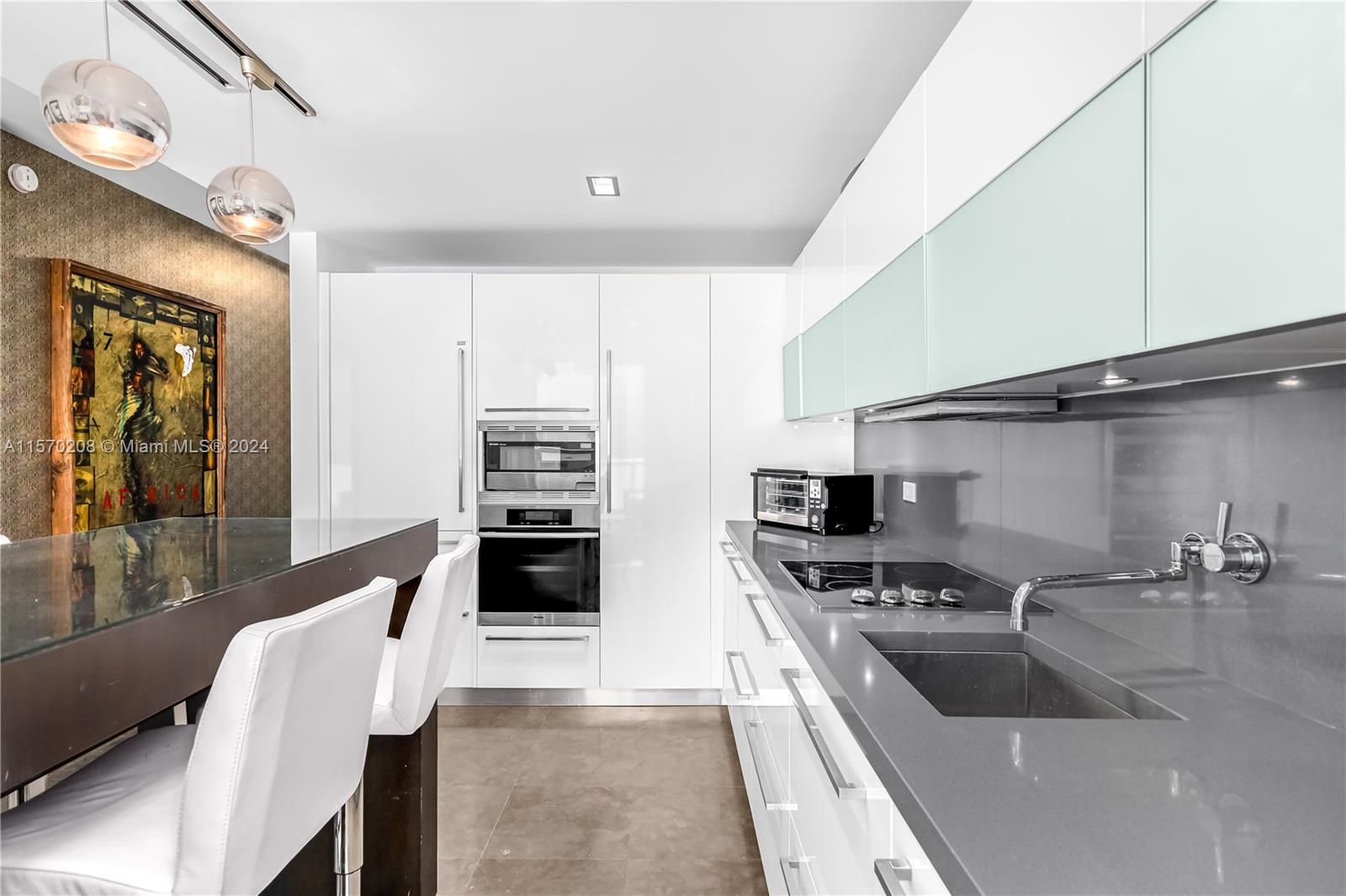 220 21st St 507, Miami Beach, Florida 33139, 1 Bedroom Bedrooms, ,1 BathroomBathrooms,Residential,For Sale,220 21st St 507,A11570208