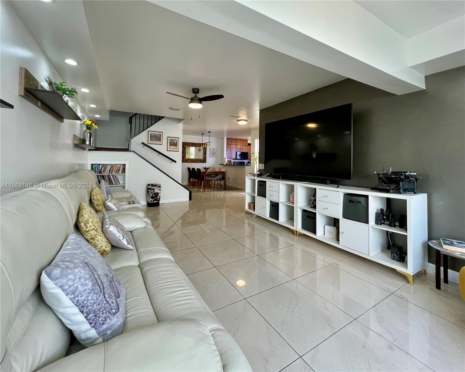20907 Leeward Ct 256-5, Aventura, Florida 33180, 2 Bedrooms Bedrooms, ,2 BathroomsBathrooms,Residentiallease,For Rent,20907 Leeward Ct 256-5,A11568146