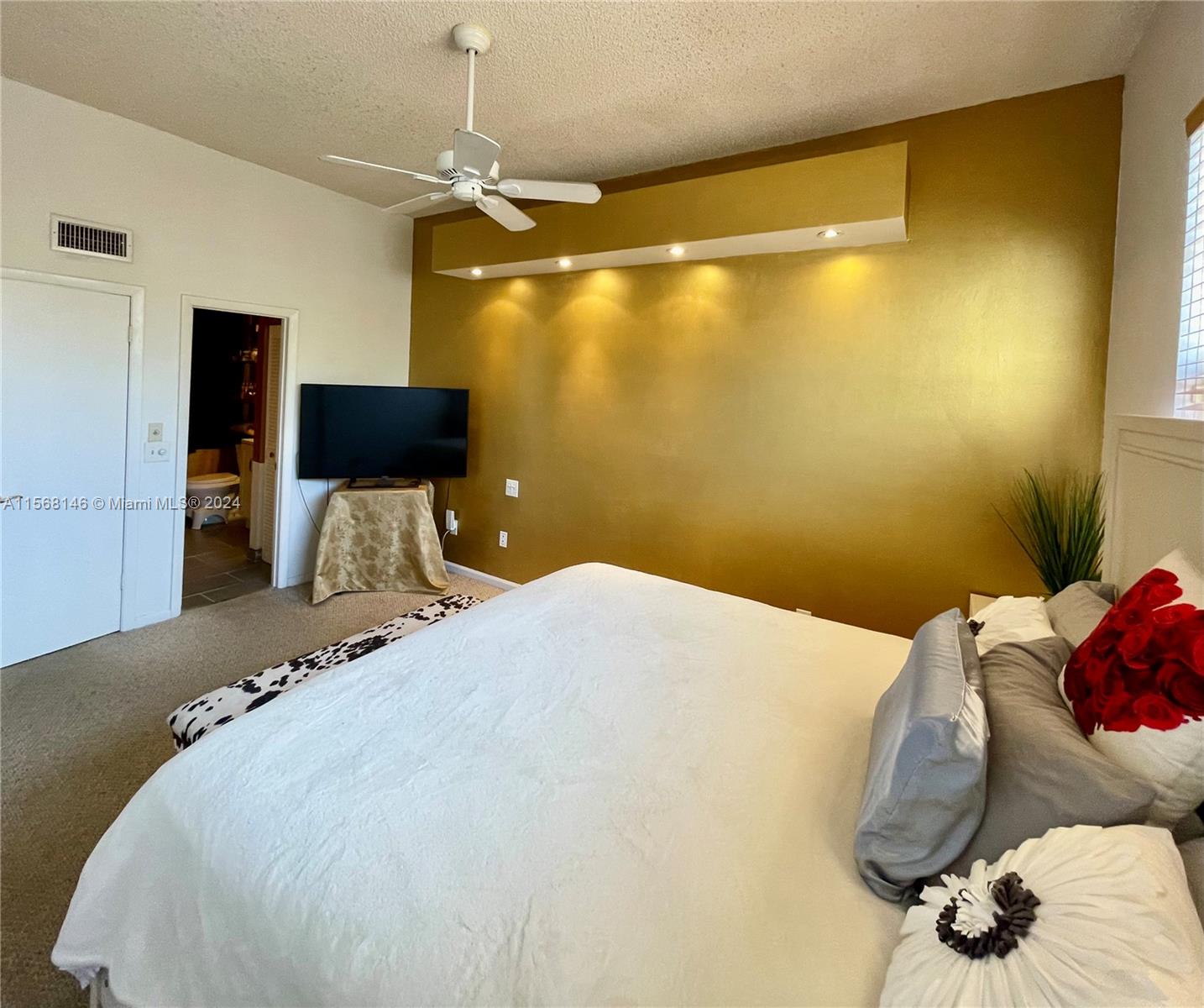 20907 Leeward Ct 256-5, Aventura, Florida 33180, 2 Bedrooms Bedrooms, ,2 BathroomsBathrooms,Residentiallease,For Rent,20907 Leeward Ct 256-5,A11568146