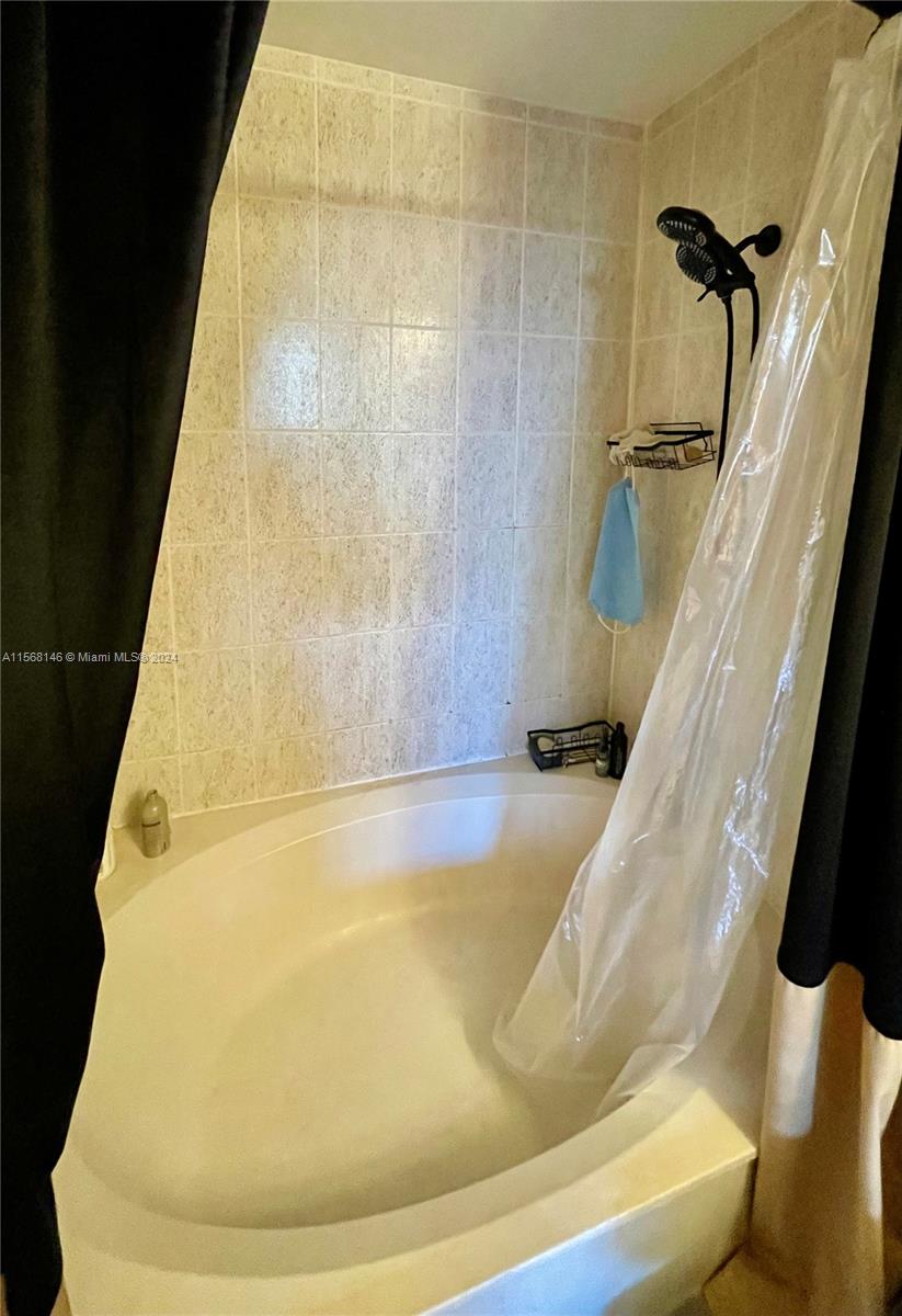 20907 Leeward Ct 256-5, Aventura, Florida 33180, 2 Bedrooms Bedrooms, ,2 BathroomsBathrooms,Residentiallease,For Rent,20907 Leeward Ct 256-5,A11568146