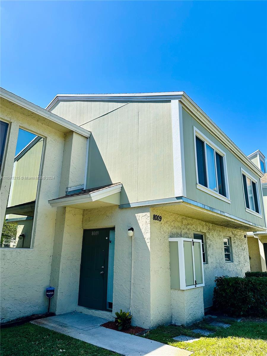 Tamarac, Florida 33321, 2 Bedrooms Bedrooms, ,1 BathroomBathrooms,Residentiallease,For Rent,A11570215