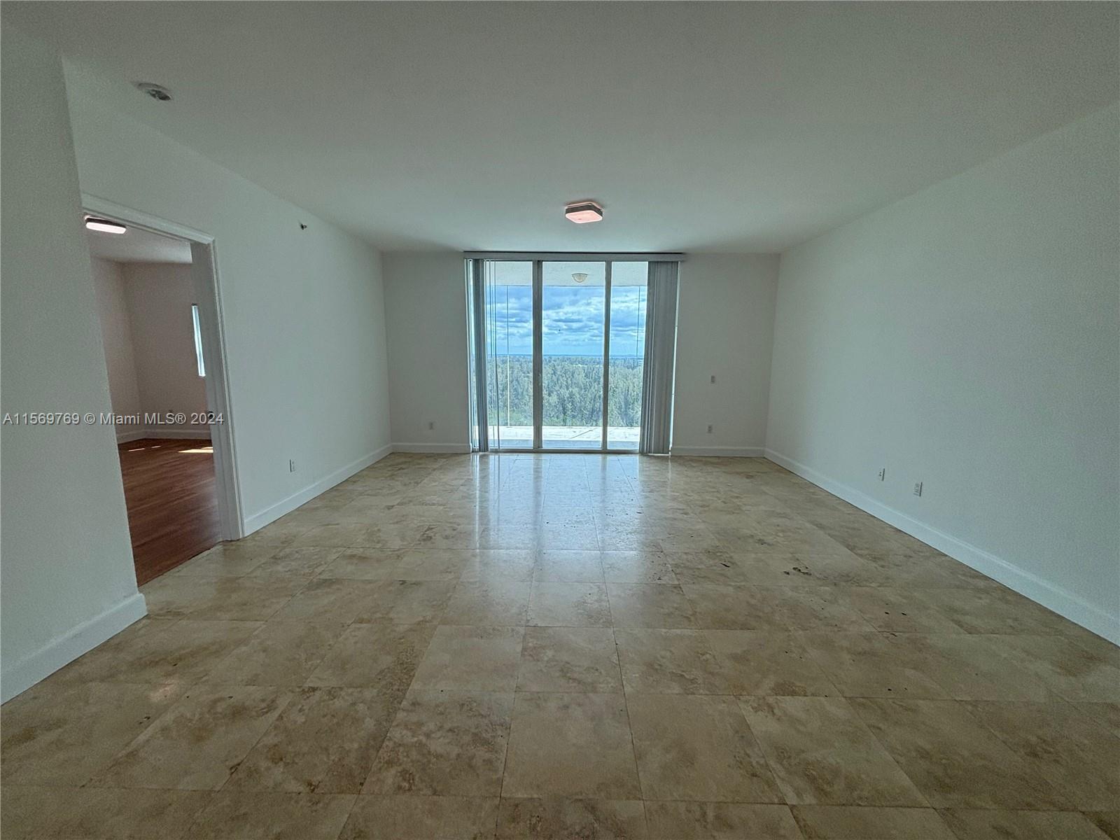 15051 Royal Oaks Ln 1504, North Miami, Florida 33181, 2 Bedrooms Bedrooms, ,2 BathroomsBathrooms,Residentiallease,For Rent,15051 Royal Oaks Ln 1504,A11569769