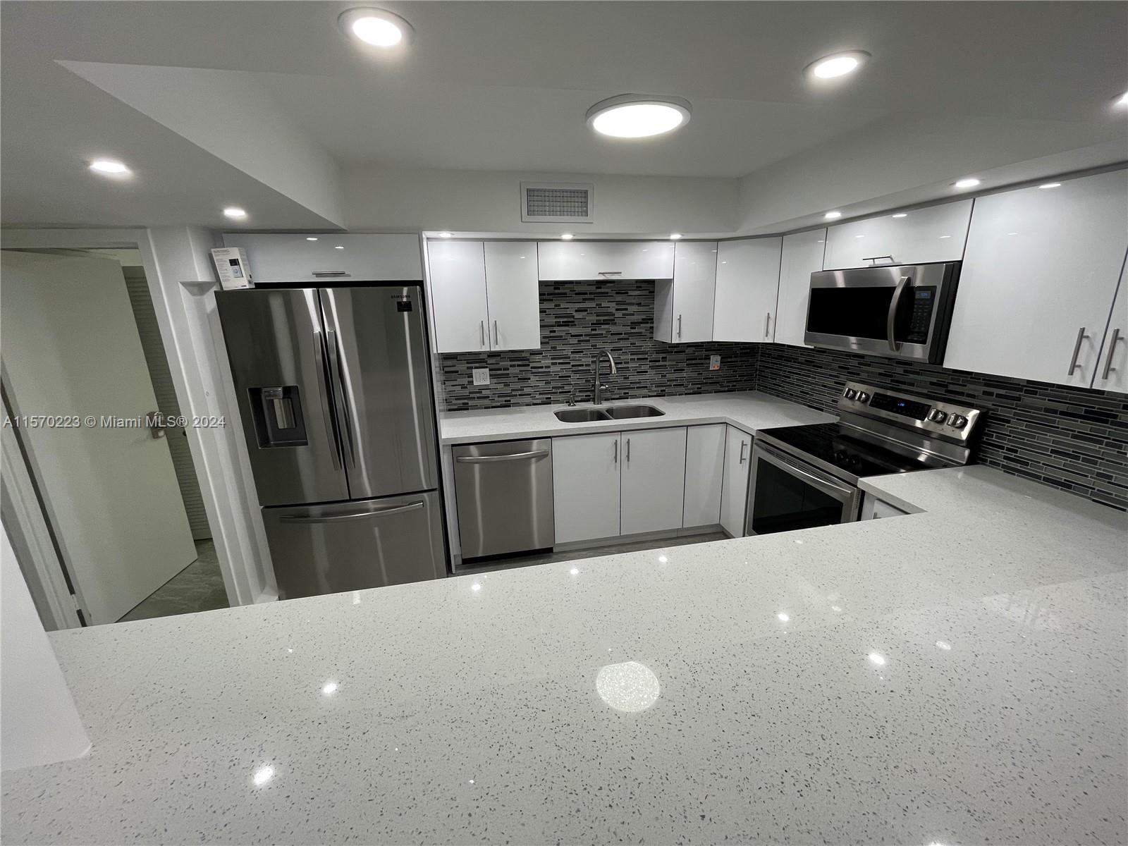 2000 Atlantic Shores Blvd 310, Hallandale Beach, Florida 33009, 2 Bedrooms Bedrooms, ,2 BathroomsBathrooms,Residential,For Sale,2000 Atlantic Shores Blvd 310,A11570223