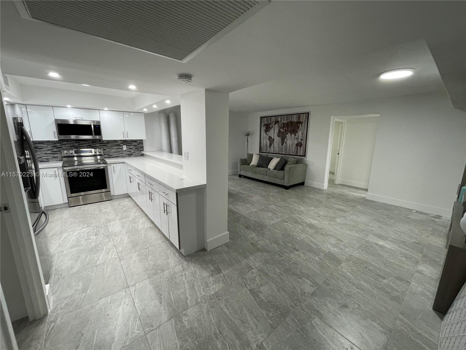 2000 Atlantic Shores Blvd 310, Hallandale Beach, Florida 33009, 2 Bedrooms Bedrooms, ,2 BathroomsBathrooms,Residential,For Sale,2000 Atlantic Shores Blvd 310,A11570223