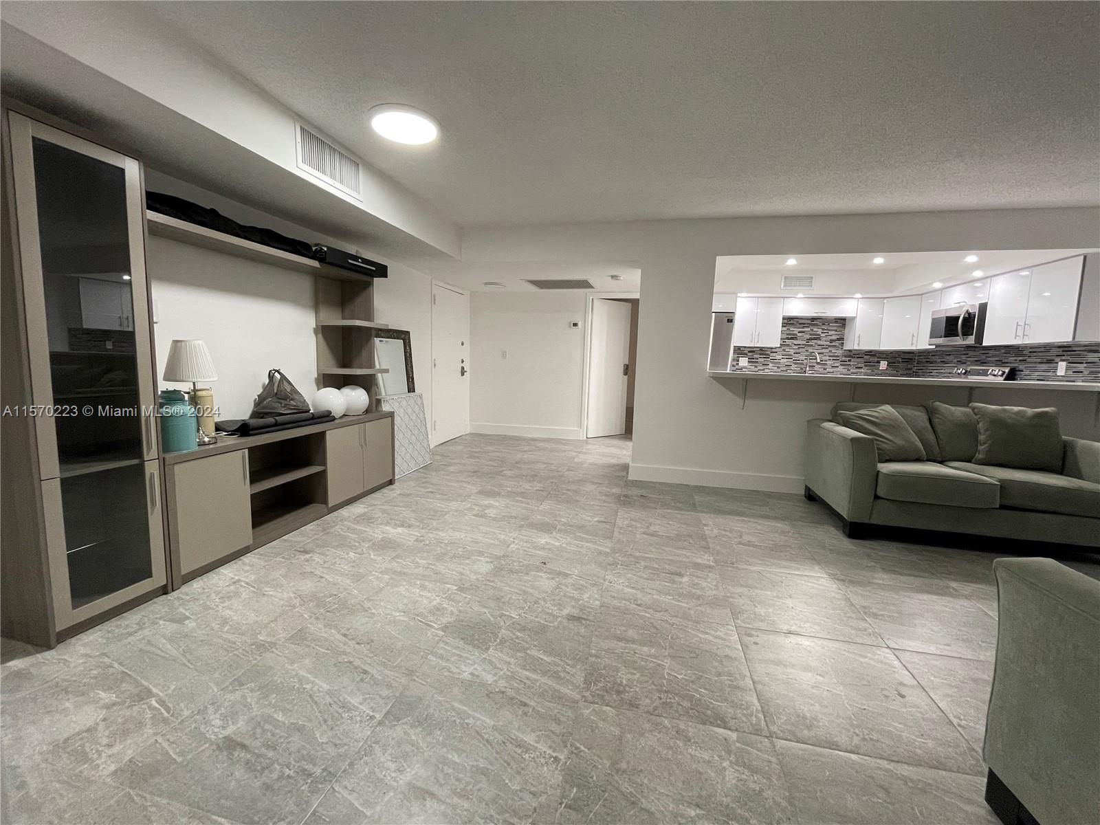 2000 Atlantic Shores Blvd 310, Hallandale Beach, Florida 33009, 2 Bedrooms Bedrooms, ,2 BathroomsBathrooms,Residential,For Sale,2000 Atlantic Shores Blvd 310,A11570223