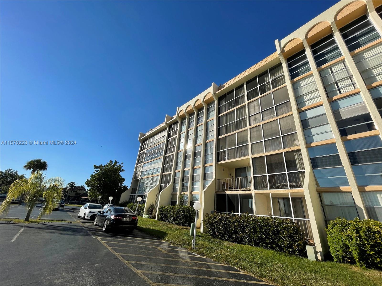 2000 Atlantic Shores Blvd 310, Hallandale Beach, Florida 33009, 2 Bedrooms Bedrooms, ,2 BathroomsBathrooms,Residential,For Sale,2000 Atlantic Shores Blvd 310,A11570223